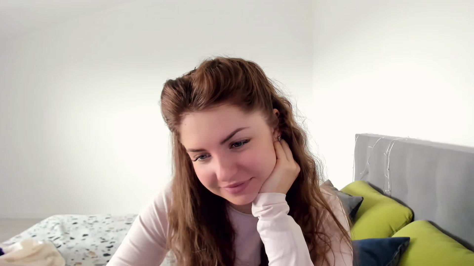 Gallery image thumbnail from Miriam_Mills's myfreecams stream on, 03/20/2023, 09:34 image 17 of 20