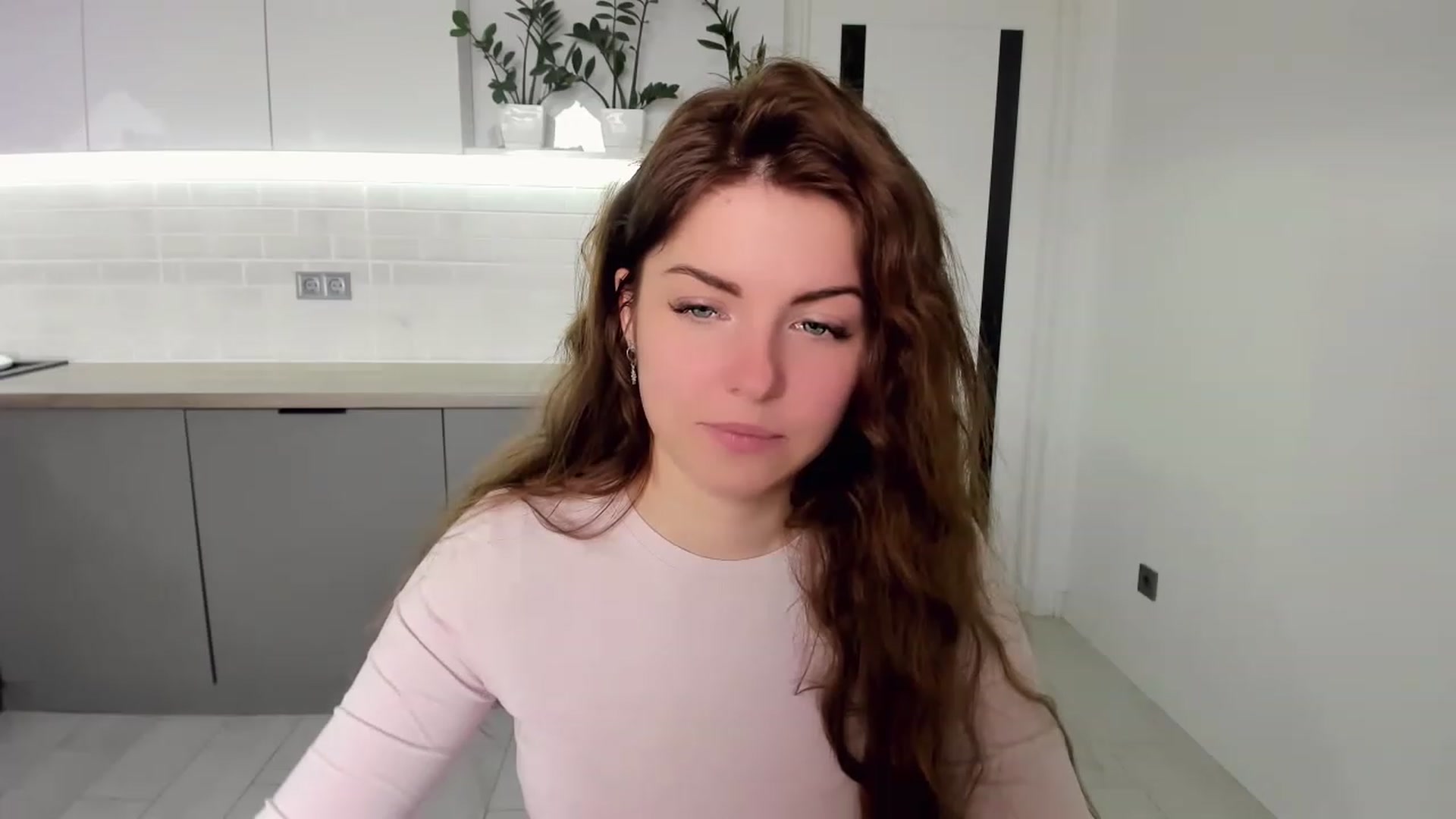 Gallery image thumbnail from Miriam_Mills's myfreecams stream on, 03/21/2023, 09:12 image 13 of 20
