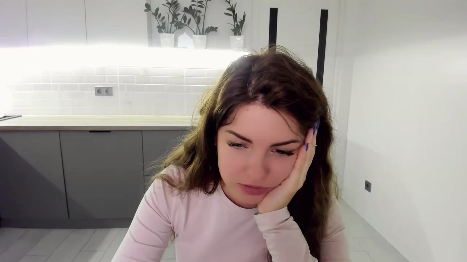 Gallery image thumbnail from Miriam_Mills's myfreecams stream on, 03/21/2023, 10:17 image 20 of 20