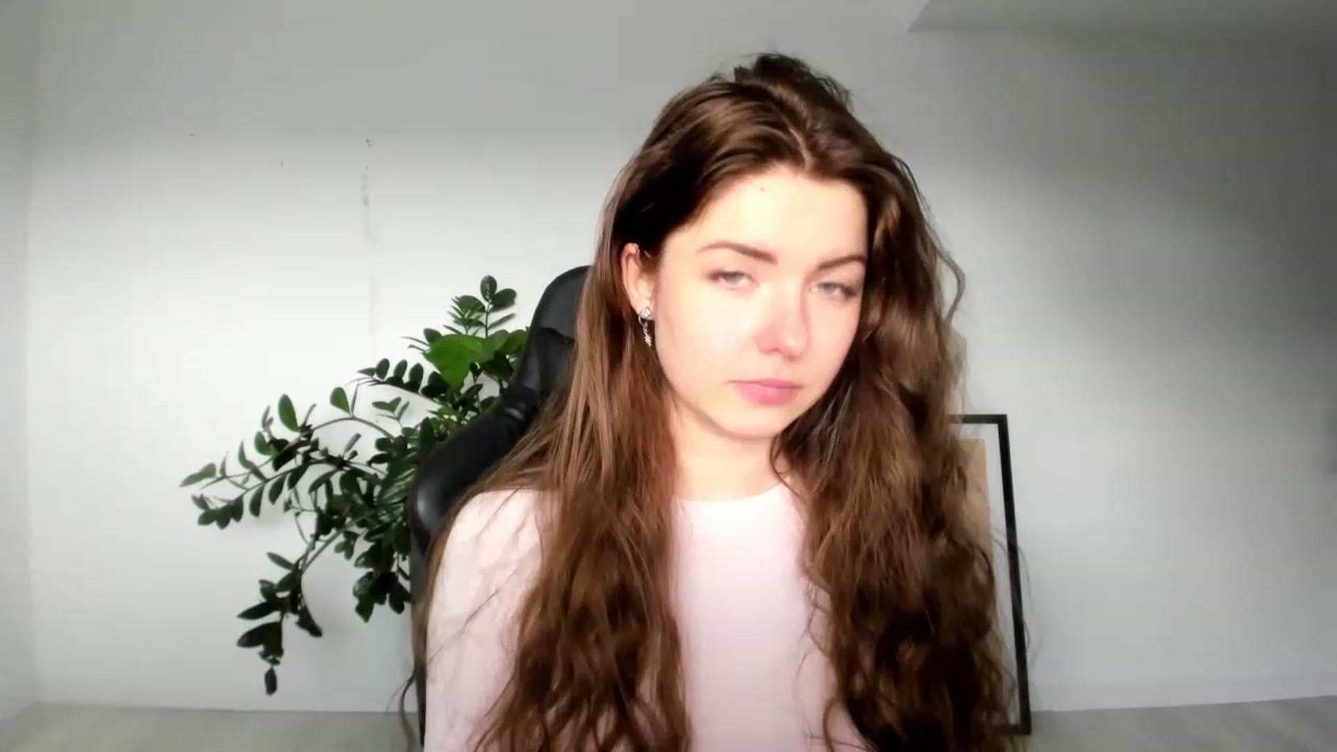 Gallery image thumbnail from Miriam_Mills's myfreecams stream on, 03/22/2023, 12:19 image 6 of 20