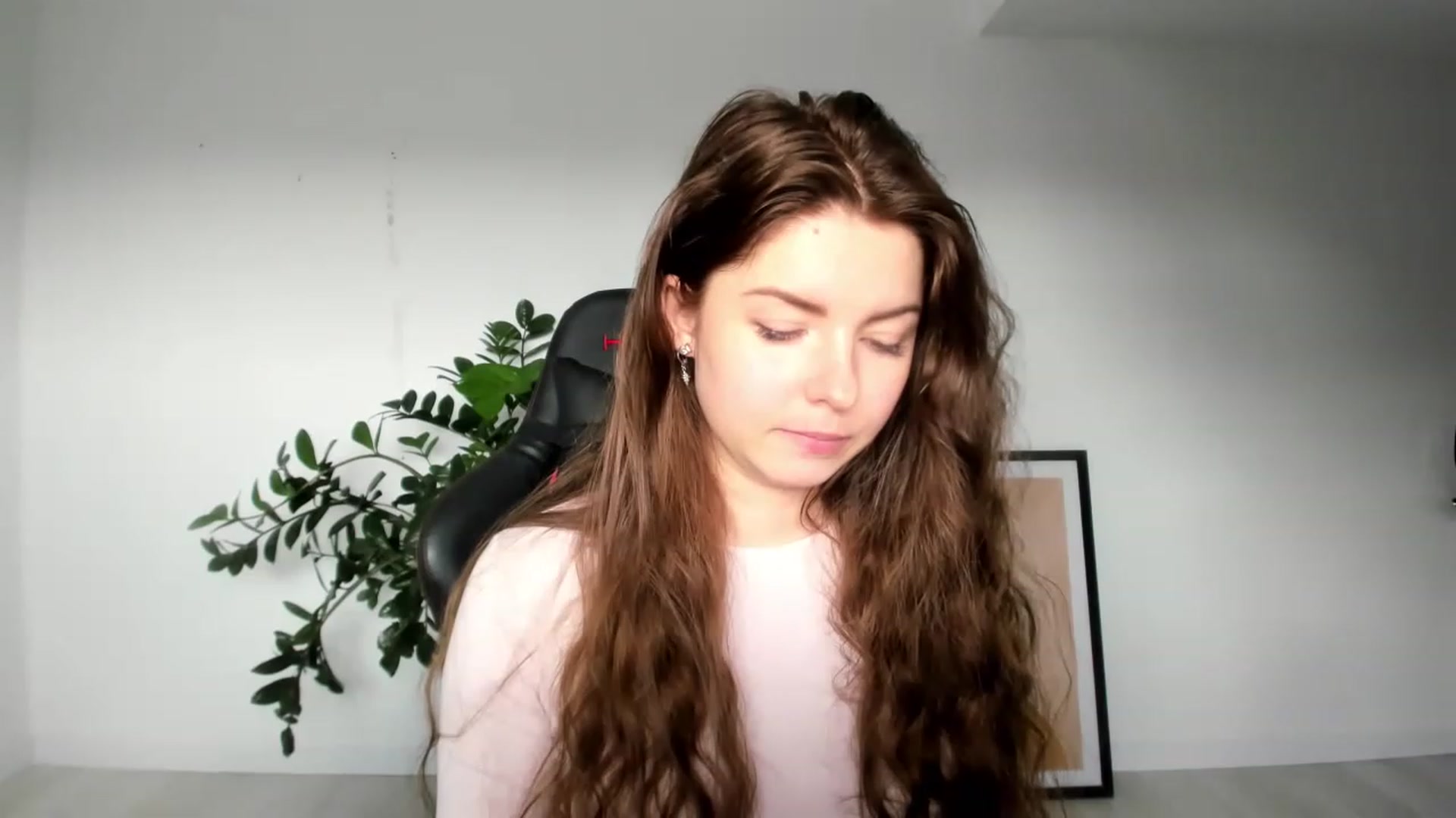 Gallery image thumbnail from Miriam_Mills's myfreecams stream on, 03/22/2023, 12:19 image 7 of 20