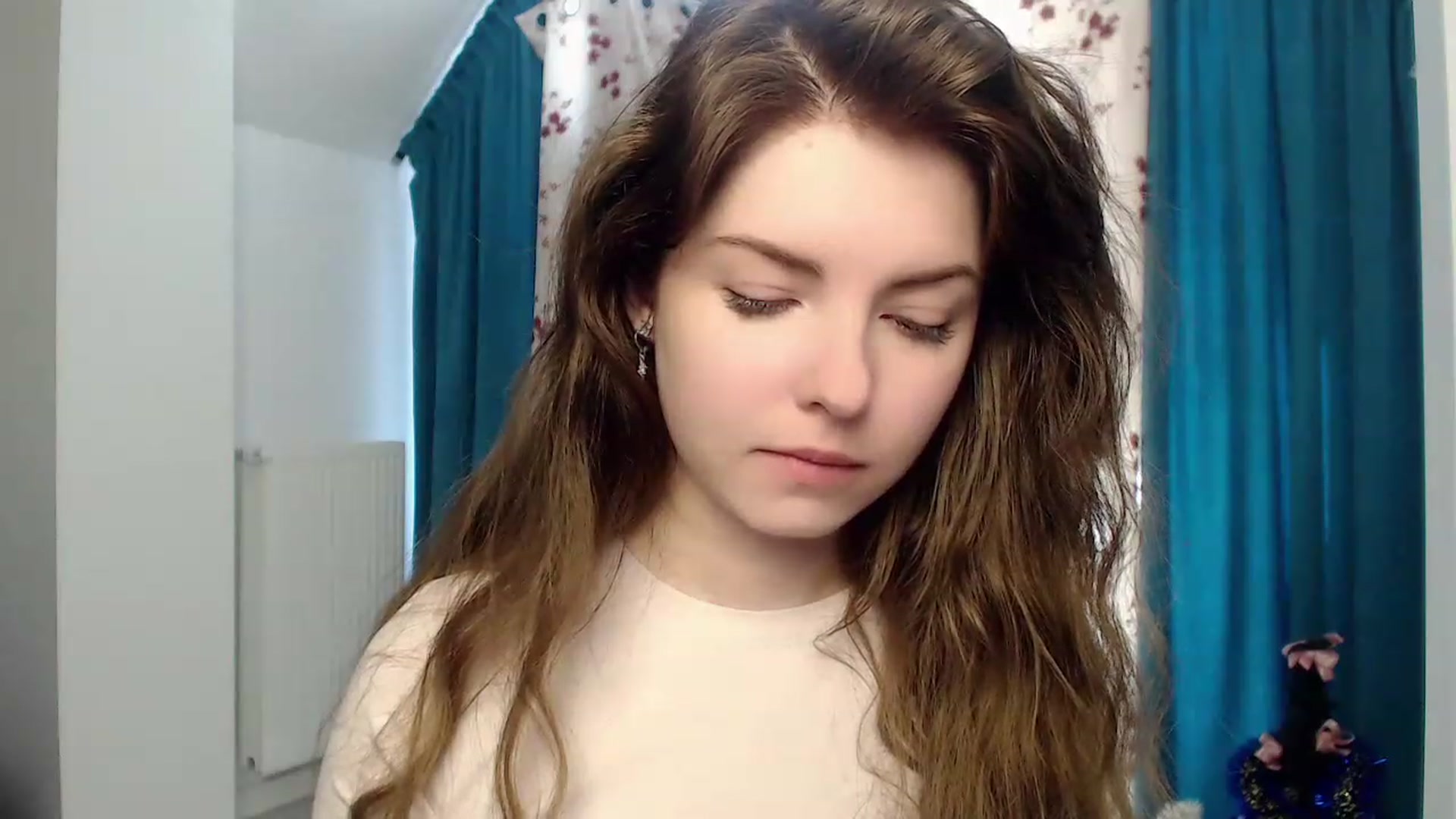 Gallery image thumbnail from Miriam_Mills's myfreecams stream on, 03/23/2023, 09:34 image 17 of 20