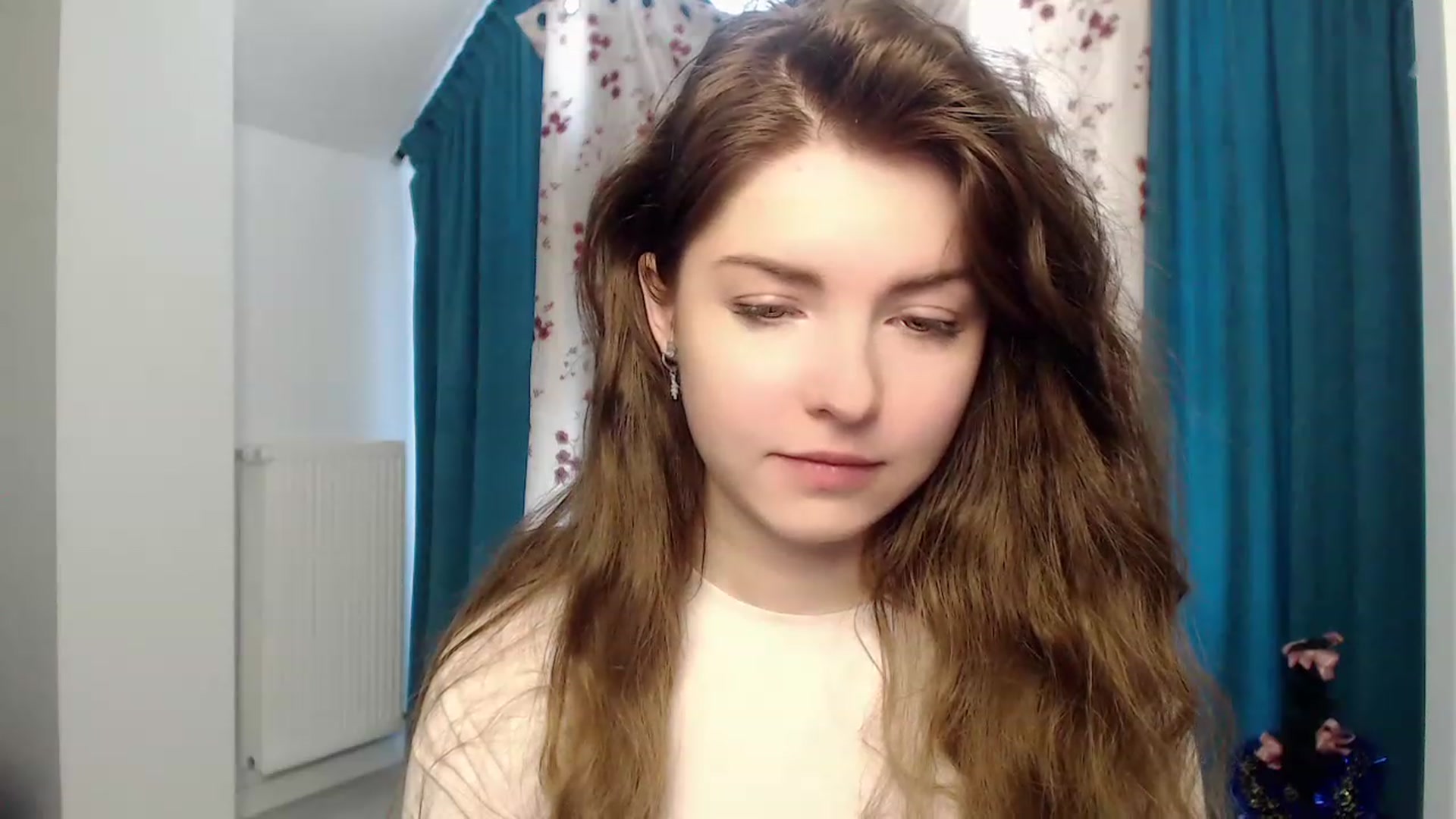 Gallery image thumbnail from Miriam_Mills's myfreecams stream on, 03/23/2023, 09:34 image 9 of 20