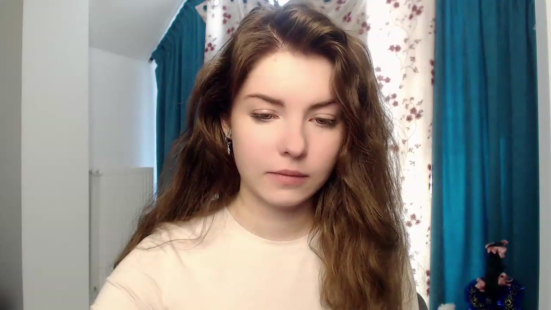 Gallery image thumbnail from Miriam_Mills's myfreecams stream on, 03/23/2023, 09:34 image 16 of 20
