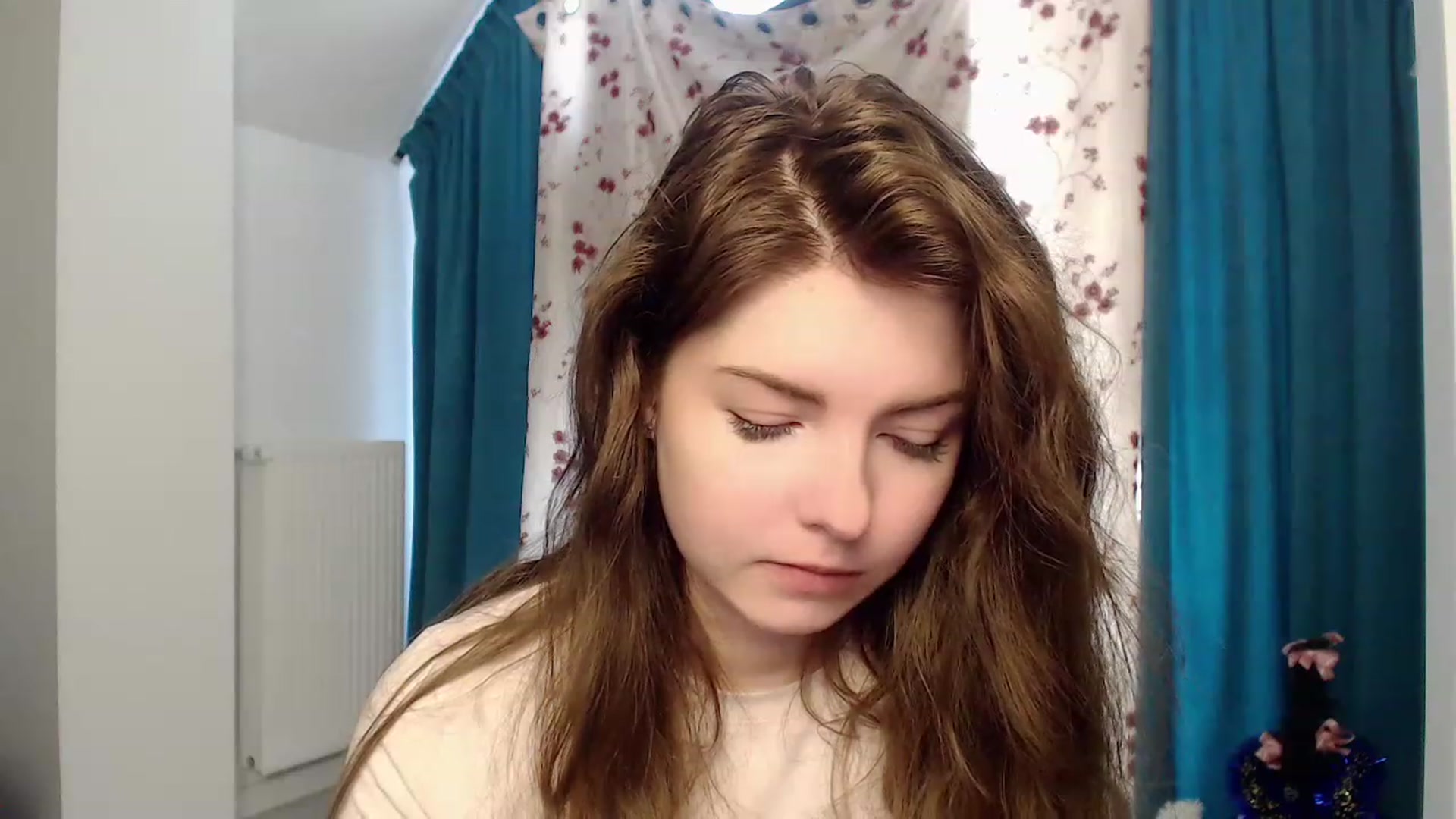 Gallery image thumbnail from Miriam_Mills's myfreecams stream on, 03/23/2023, 09:34 image 13 of 20
