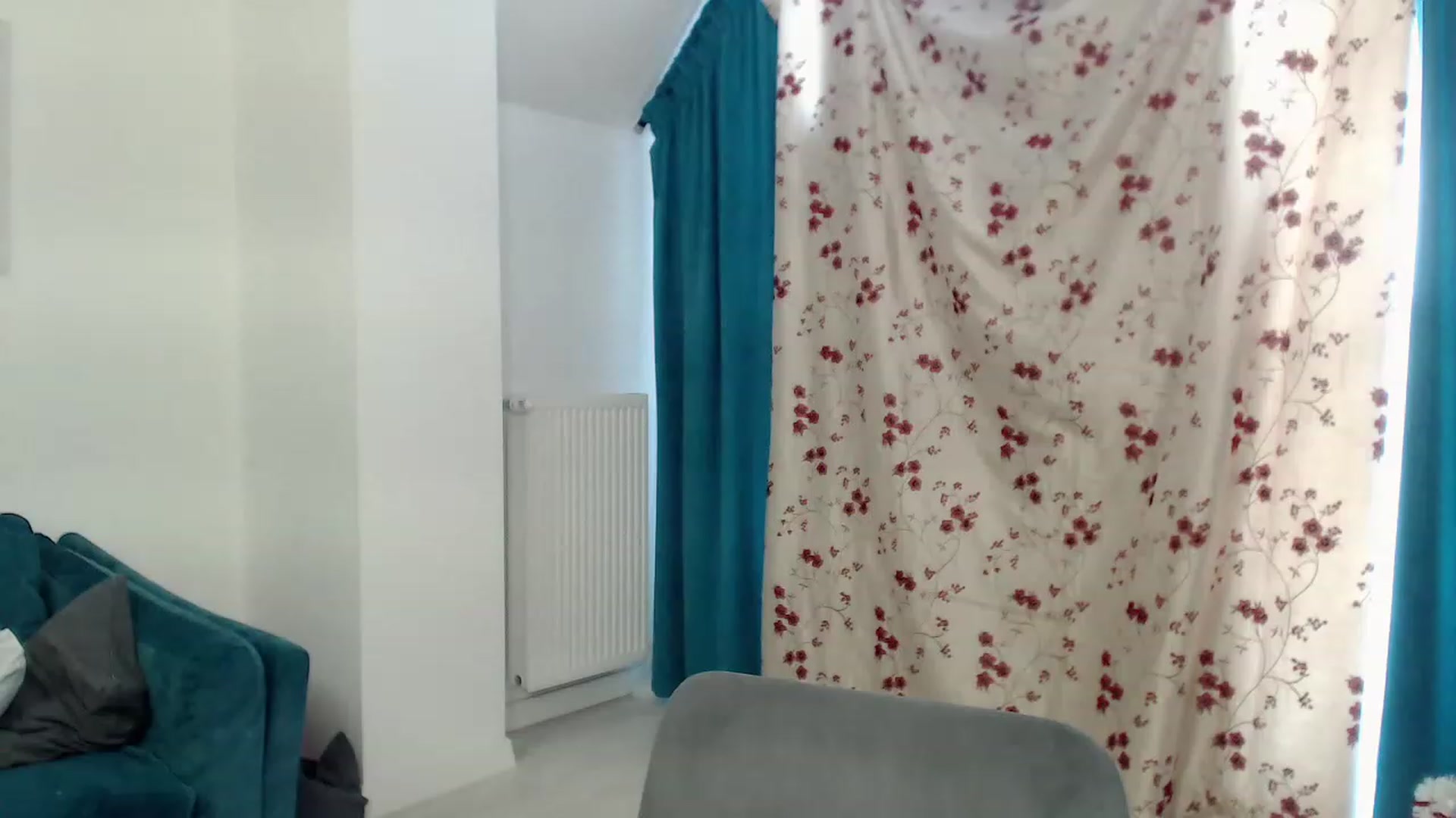 Gallery image thumbnail from Miriam_Mills's myfreecams stream on, 03/24/2023, 10:11 image 3 of 20