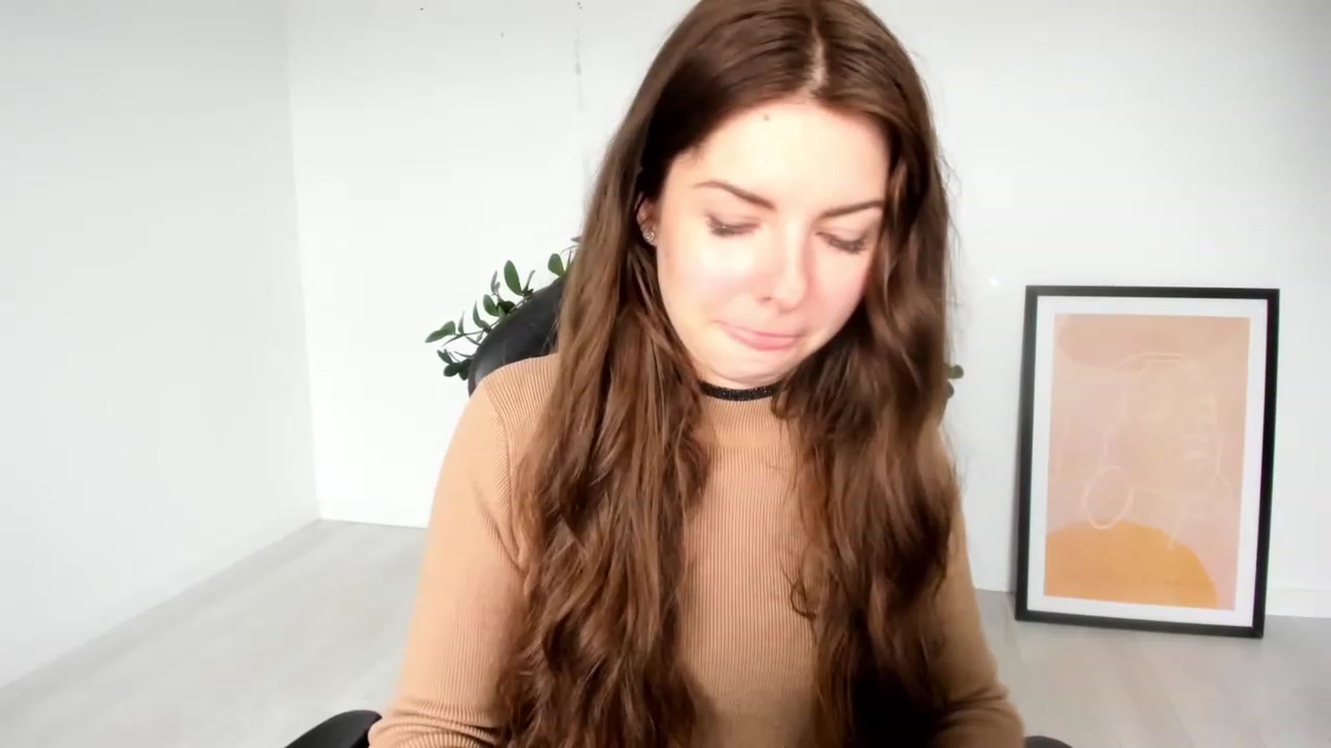 Gallery image thumbnail from Miriam_Mills's myfreecams stream on, 03/27/2023, 08:40 image 18 of 20
