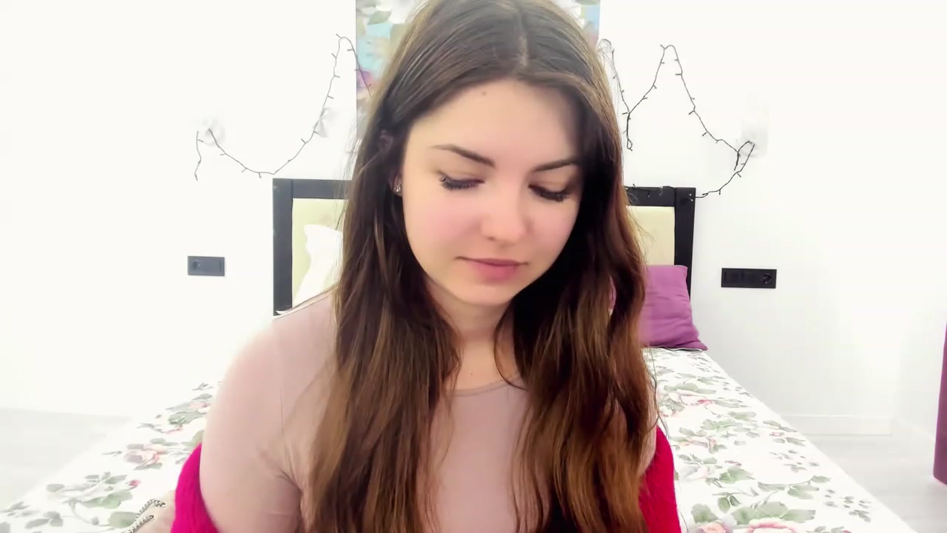 Gallery image thumbnail from Miriam_Mills's myfreecams stream on, 03/28/2023, 09:10 image 8 of 20