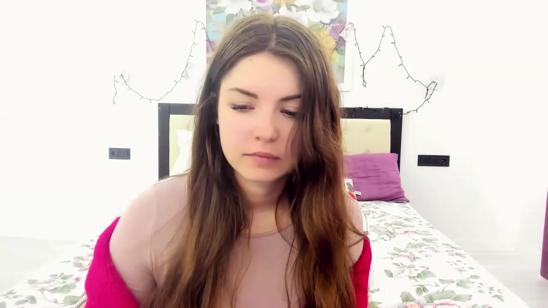 Gallery image thumbnail from Miriam_Mills's myfreecams stream on, 03/28/2023, 09:10 image 7 of 20