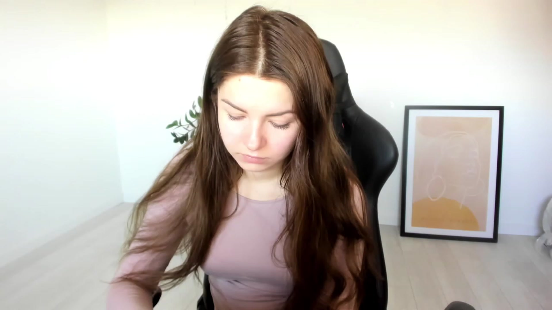 Gallery image thumbnail from Miriam_Mills's myfreecams stream on, 03/30/2023, 07:31 image 2 of 20