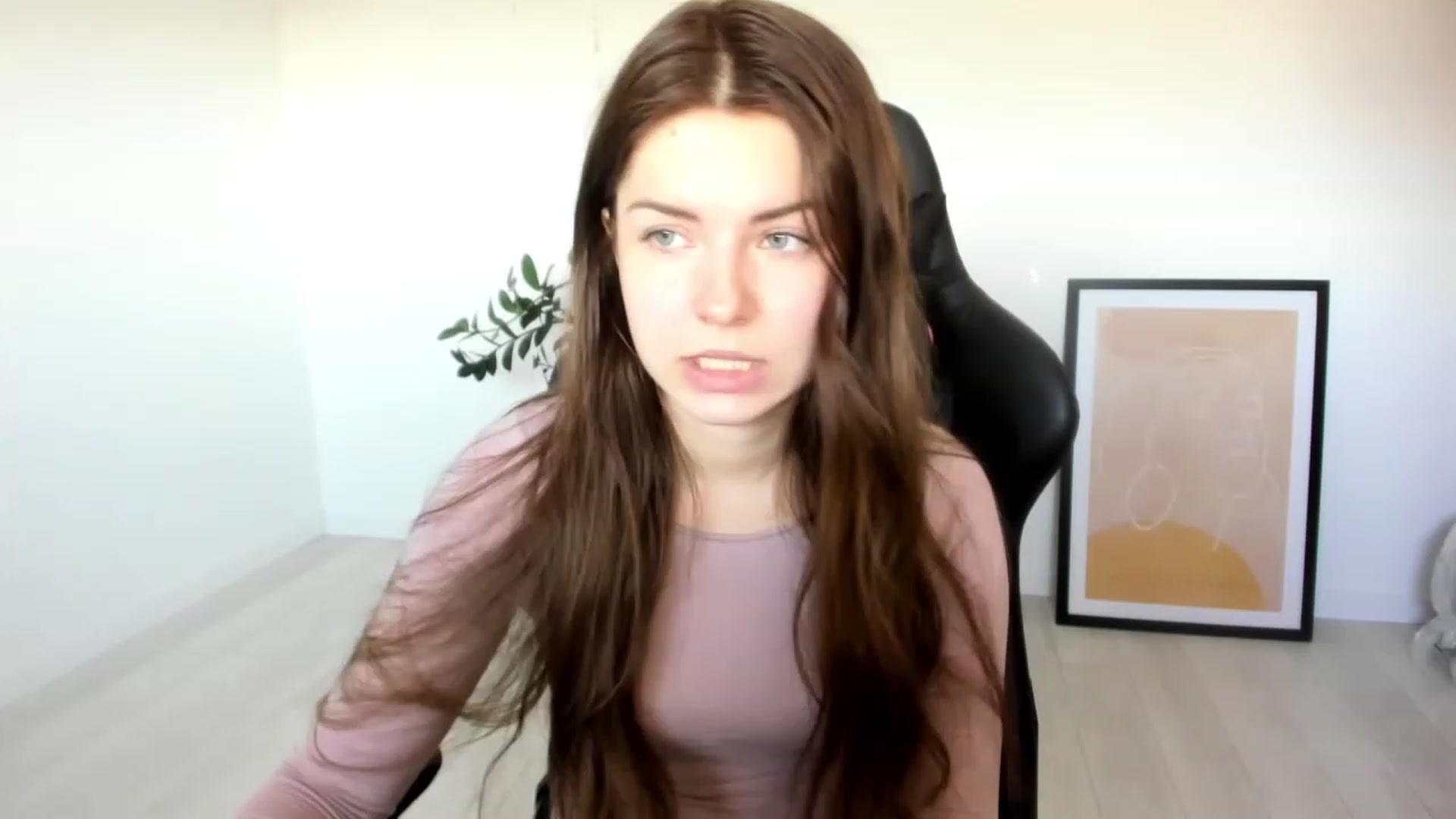 Gallery image thumbnail from Miriam_Mills's myfreecams stream on, 03/30/2023, 07:31 image 10 of 20