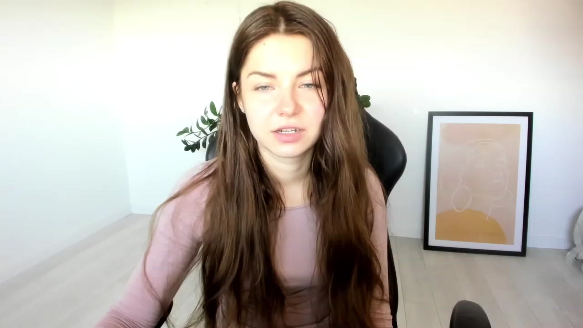 Gallery image thumbnail from Miriam_Mills's myfreecams stream on, 03/30/2023, 07:31 image 17 of 20