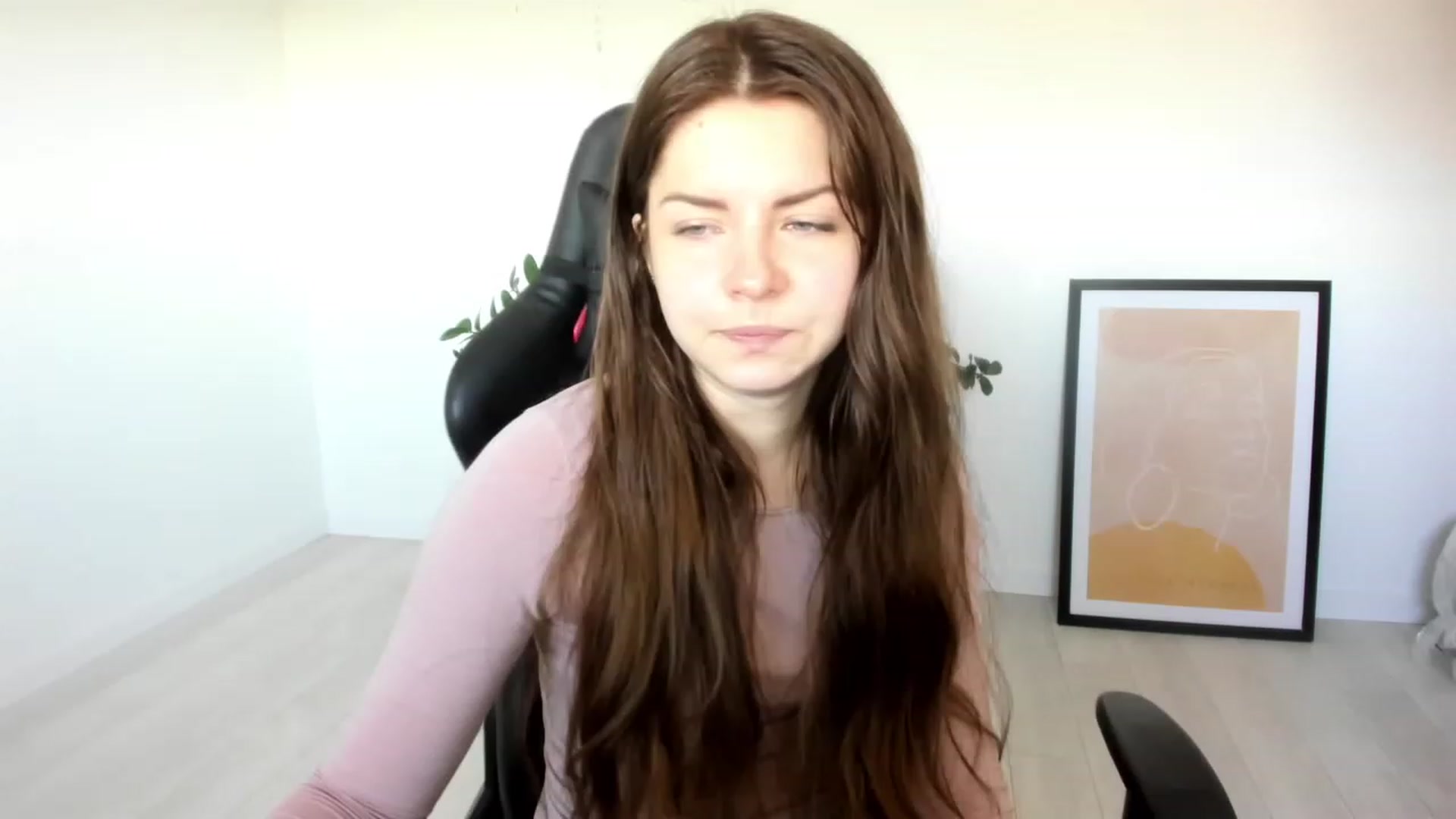 Gallery image thumbnail from Miriam_Mills's myfreecams stream on, 03/30/2023, 07:31 image 18 of 20