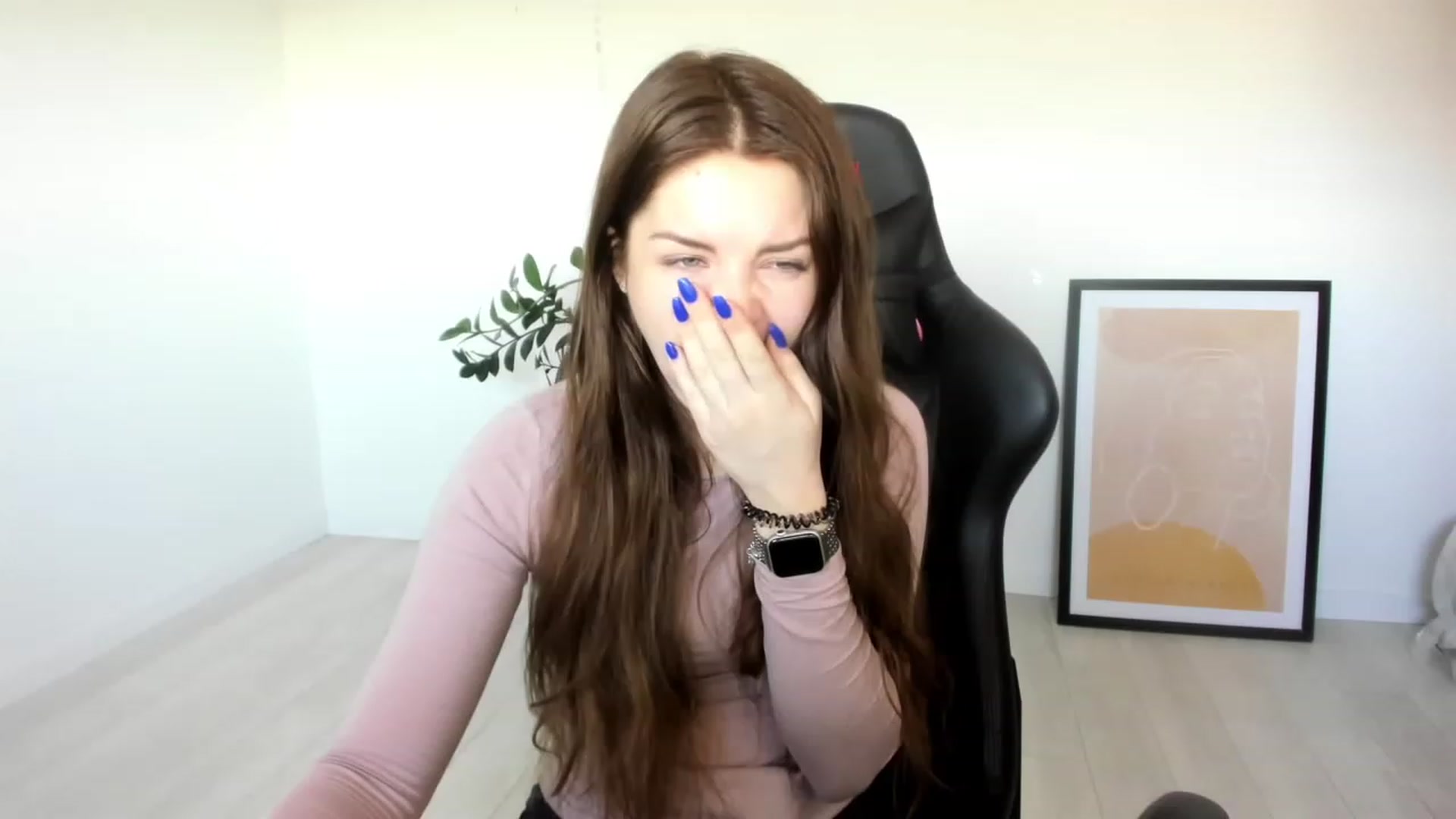 Gallery image thumbnail from Miriam_Mills's myfreecams stream on, 03/30/2023, 07:31 image 16 of 20