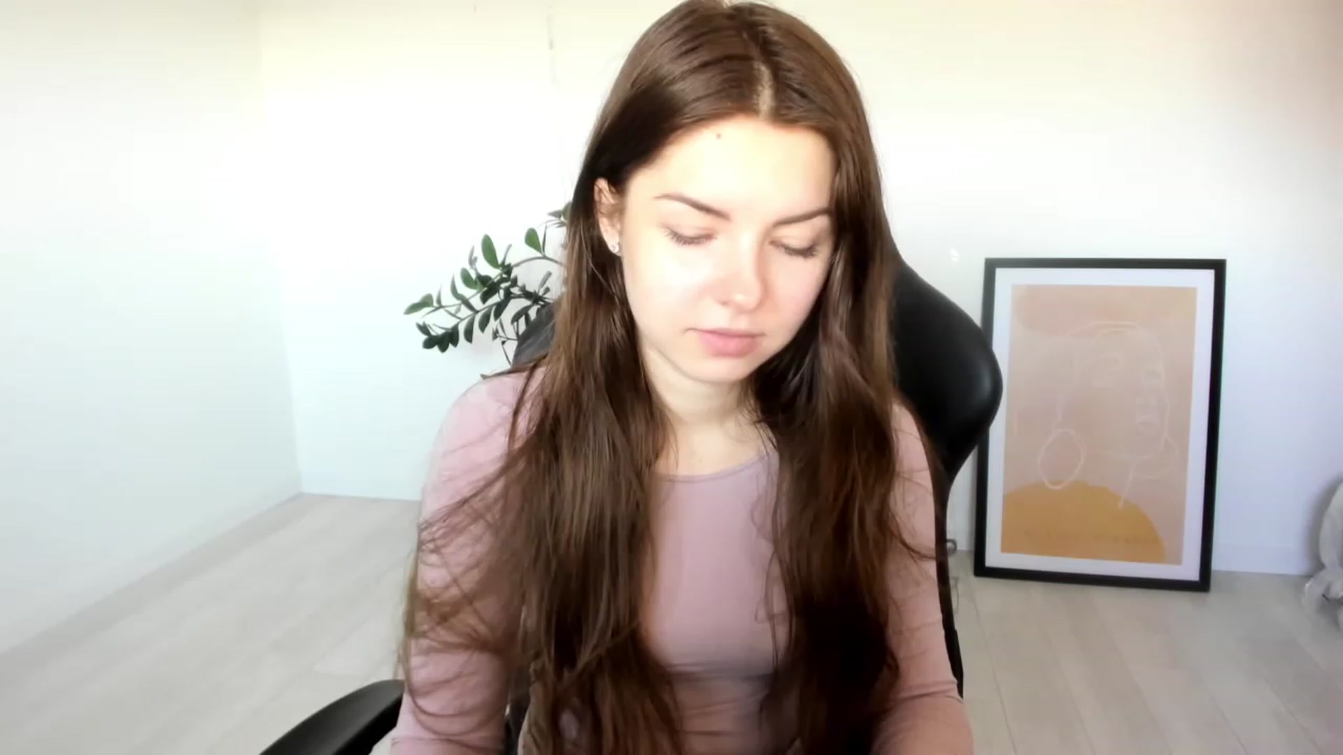 Gallery image thumbnail from Miriam_Mills's myfreecams stream on, 03/30/2023, 07:31 image 6 of 20