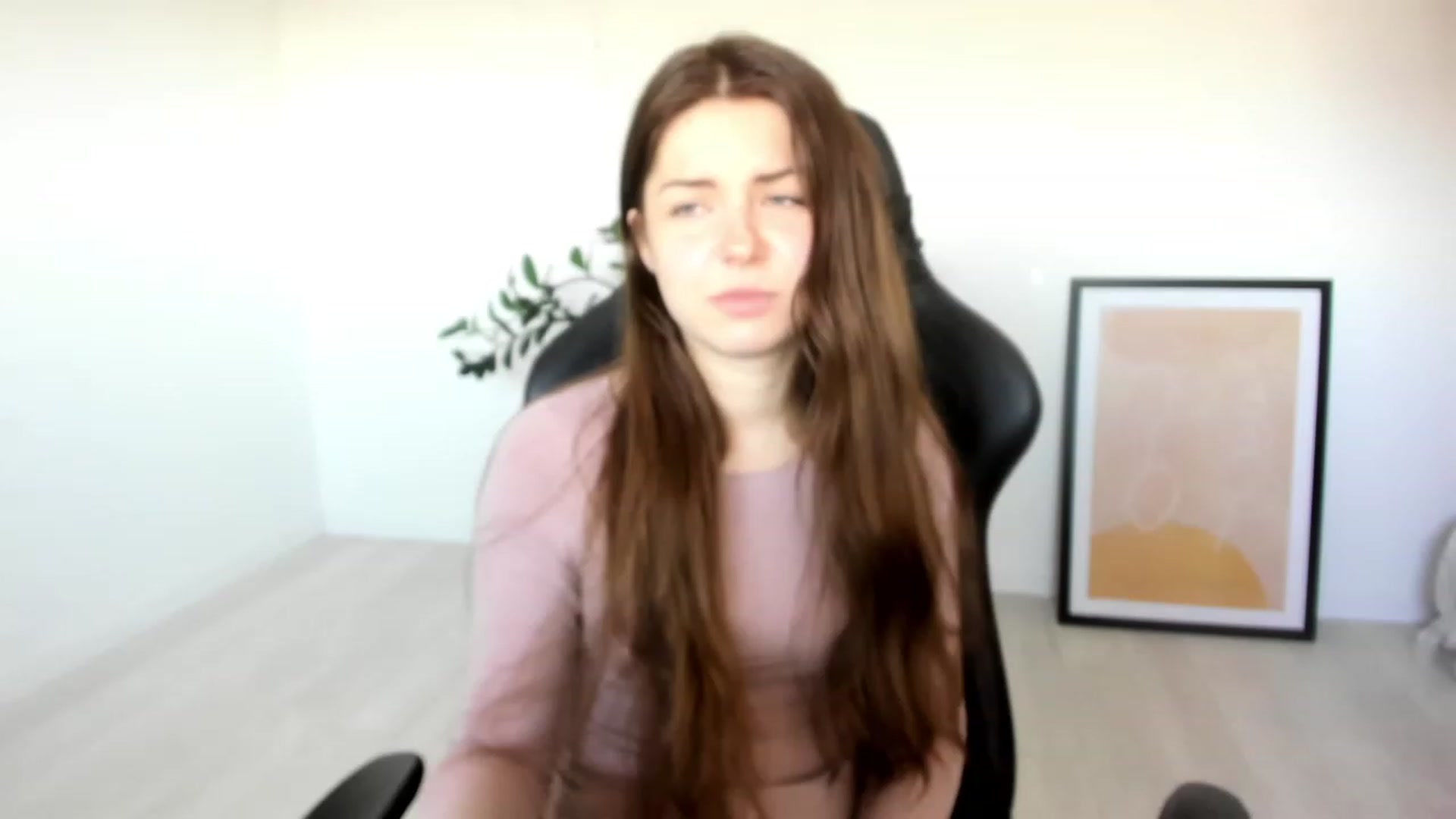 Gallery image thumbnail from Miriam_Mills's myfreecams stream on, 03/30/2023, 07:31 image 13 of 20