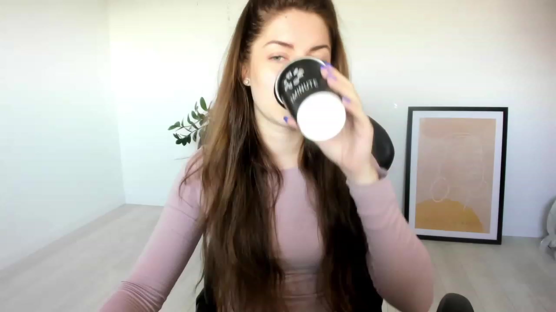 Gallery image thumbnail from Miriam_Mills's myfreecams stream on, 03/30/2023, 08:40 image 11 of 20
