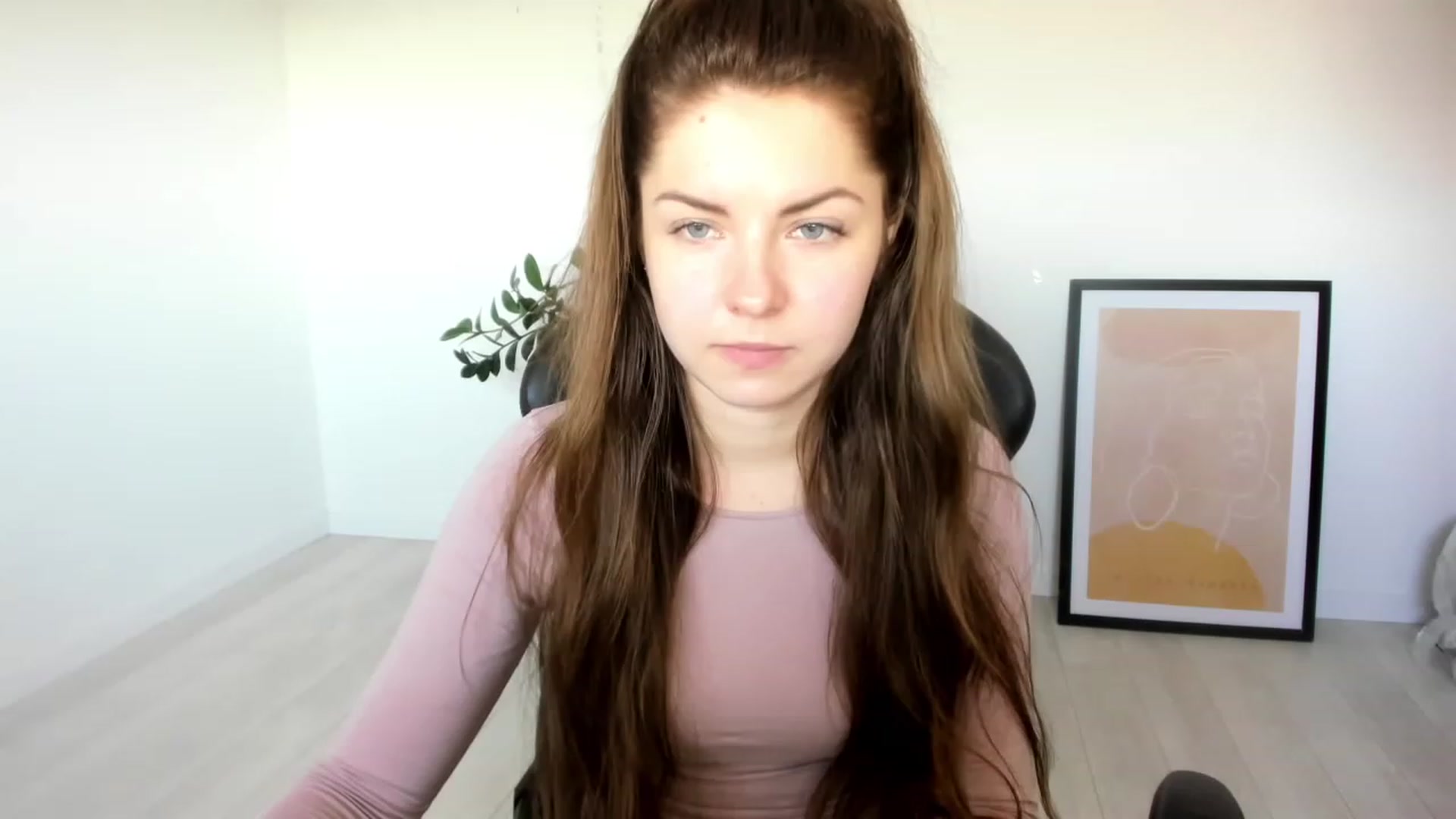 Gallery image thumbnail from Miriam_Mills's myfreecams stream on, 03/30/2023, 08:40 image 7 of 20