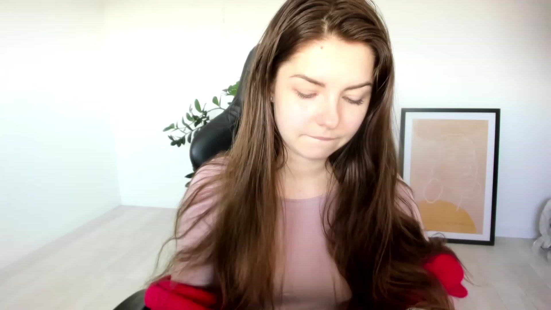 Gallery image thumbnail from Miriam_Mills's myfreecams stream on, 03/30/2023, 09:28 image 19 of 20