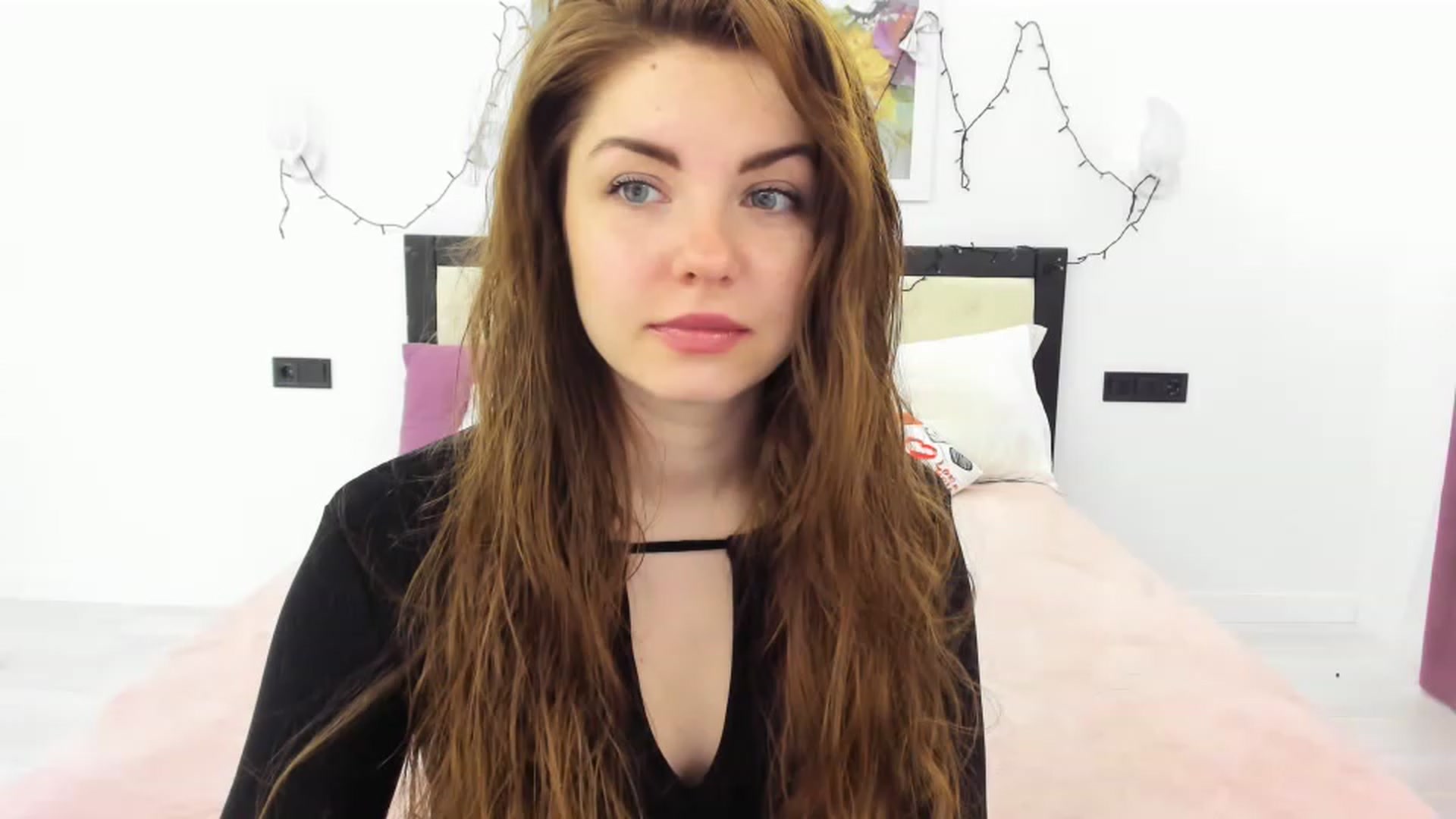 Gallery image thumbnail from Miriam_Mills's myfreecams stream on, 04/10/2023, 07:07 image 4 of 20