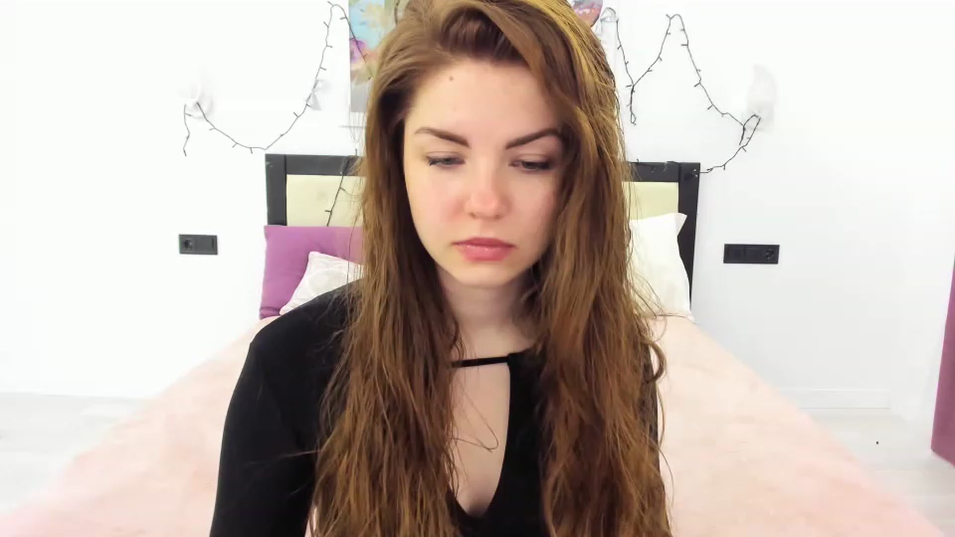 Gallery image thumbnail from Miriam_Mills's myfreecams stream on, 04/10/2023, 07:07 image 8 of 20
