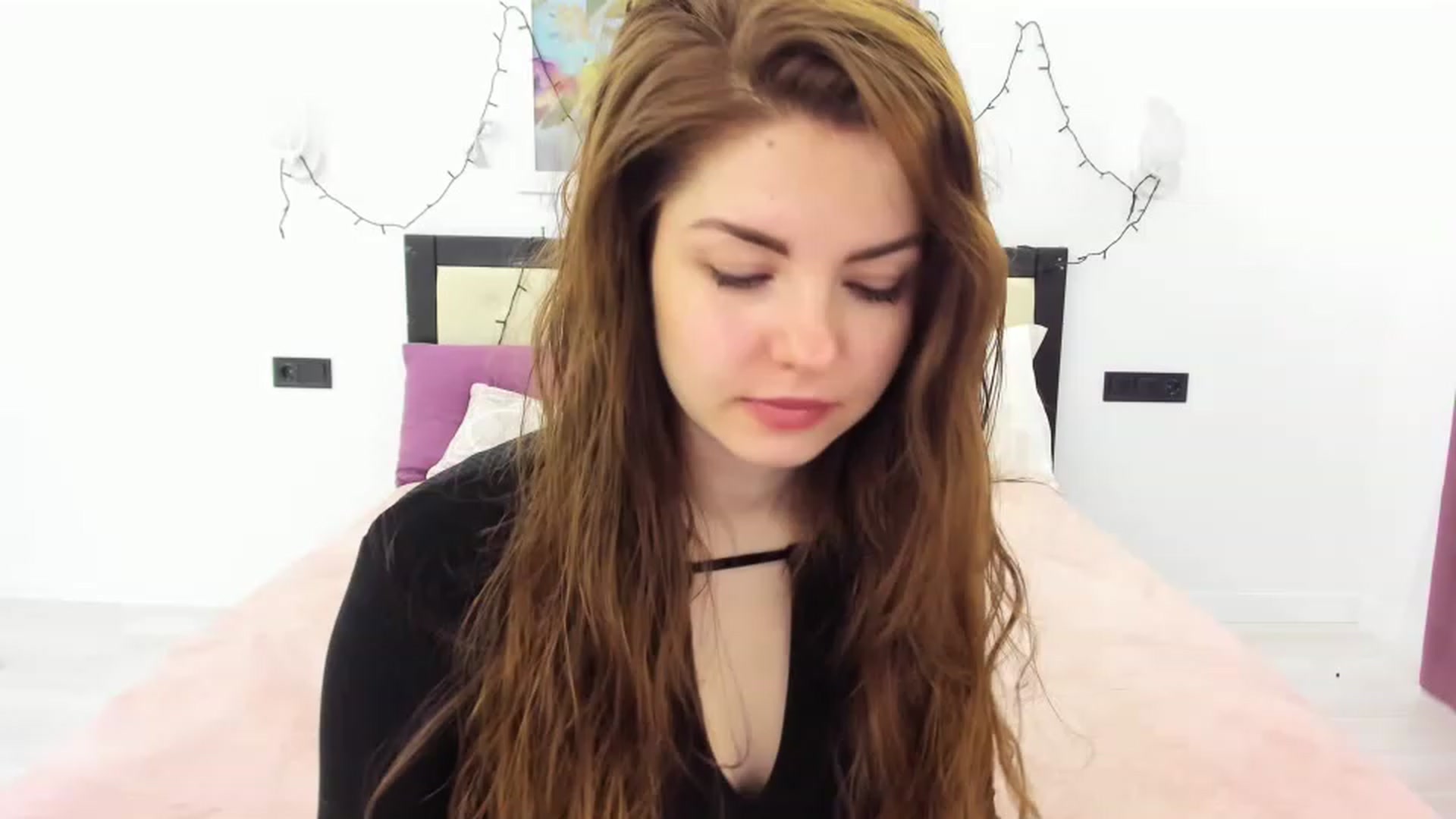 Gallery image thumbnail from Miriam_Mills's myfreecams stream on, 04/10/2023, 07:07 image 5 of 20