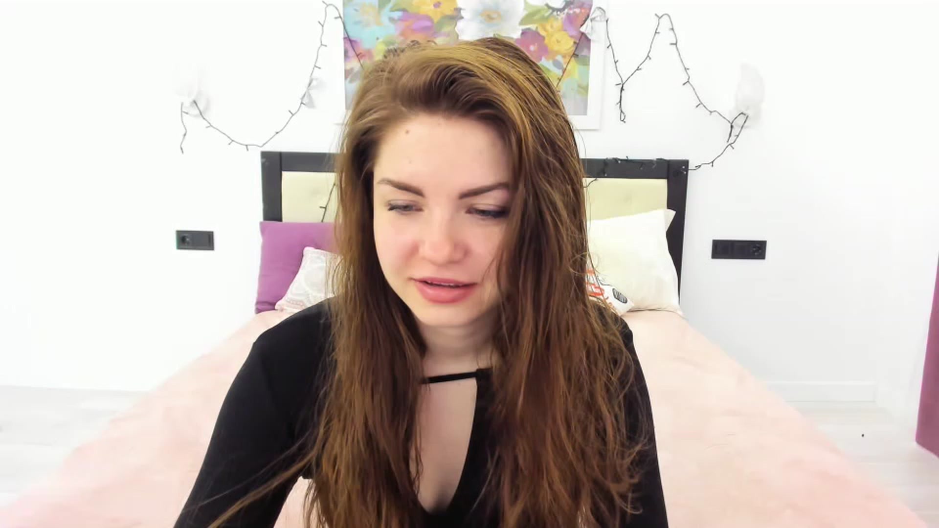 Gallery image thumbnail from Miriam_Mills's myfreecams stream on, 04/10/2023, 07:07 image 14 of 20