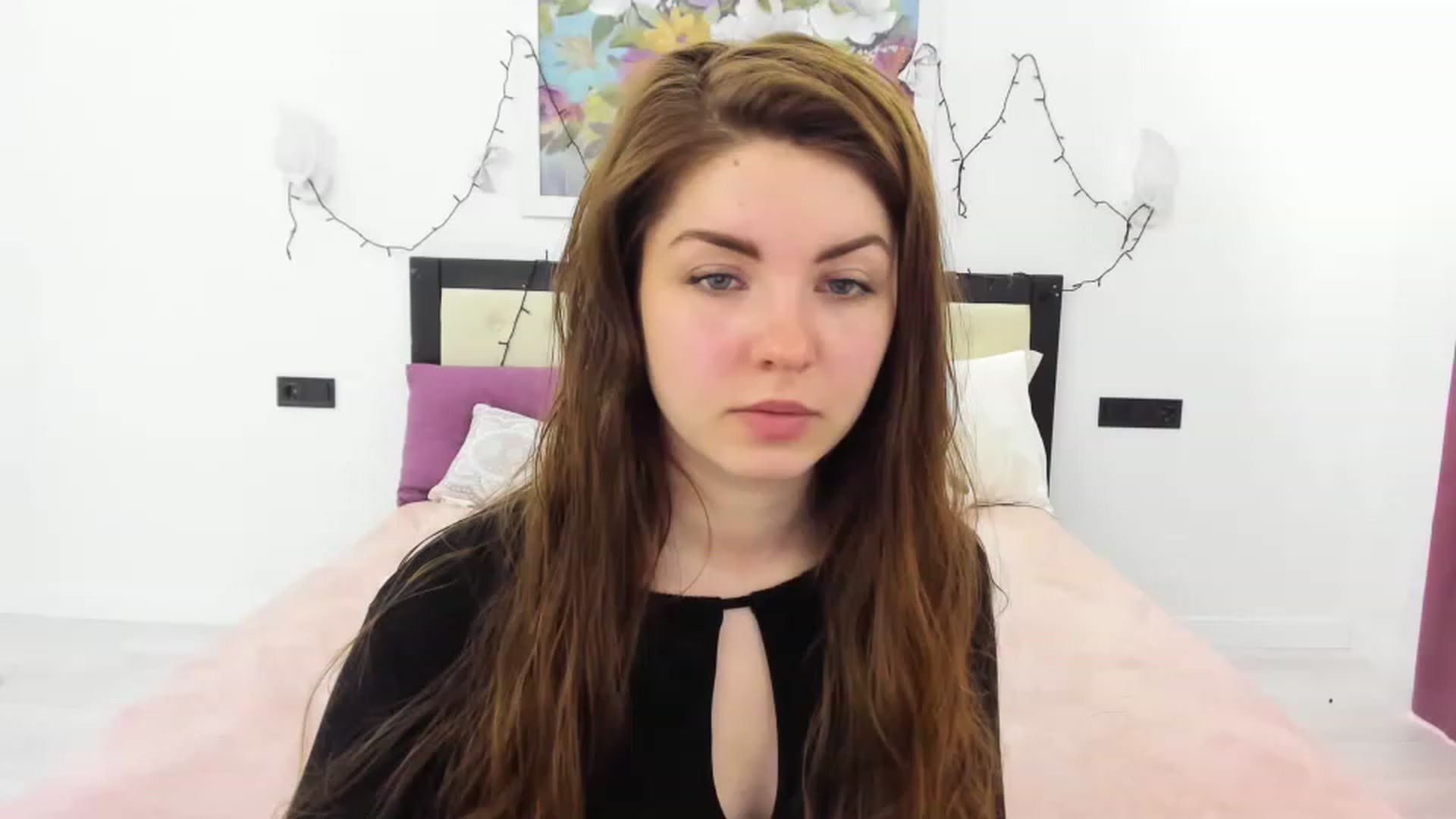 Gallery image thumbnail from Miriam_Mills's myfreecams stream on, 04/10/2023, 09:10 image 8 of 20
