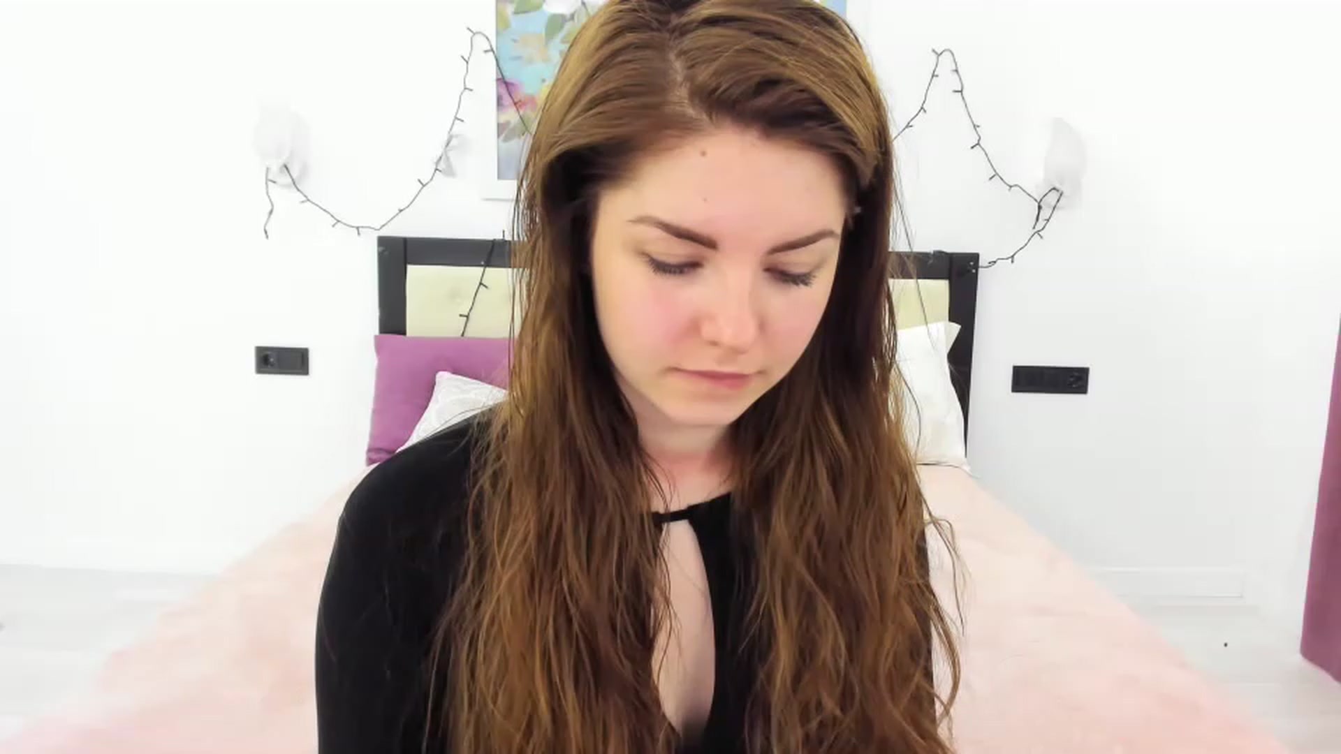 Gallery image thumbnail from Miriam_Mills's myfreecams stream on, 04/10/2023, 09:10 image 3 of 20