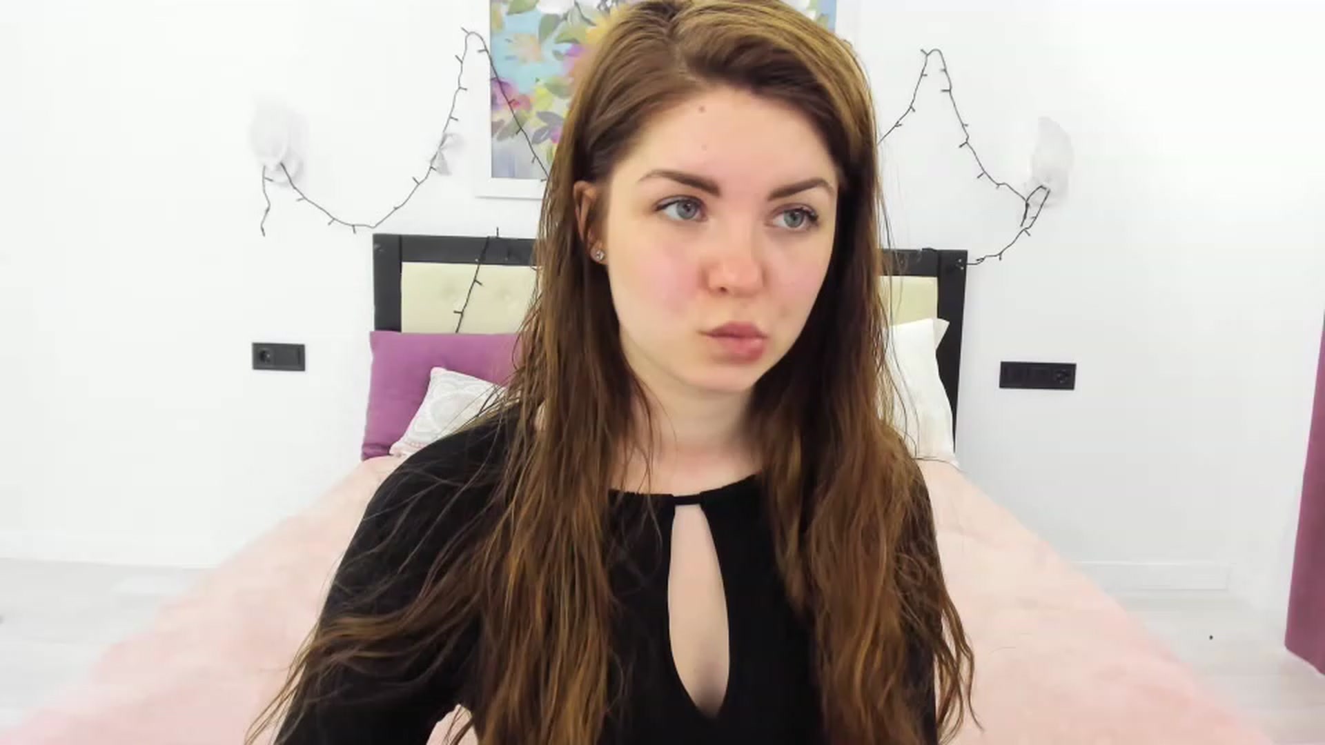 Gallery image thumbnail from Miriam_Mills's myfreecams stream on, 04/10/2023, 09:10 image 7 of 20