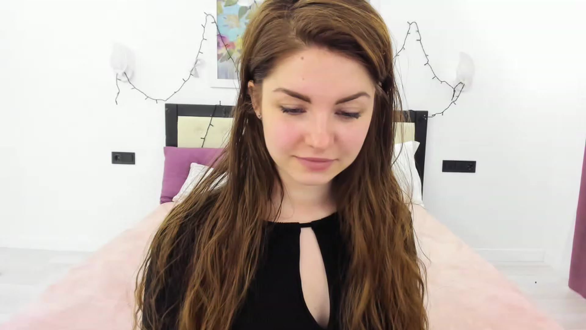 Gallery image thumbnail from Miriam_Mills's myfreecams stream on, 04/10/2023, 09:10 image 11 of 20