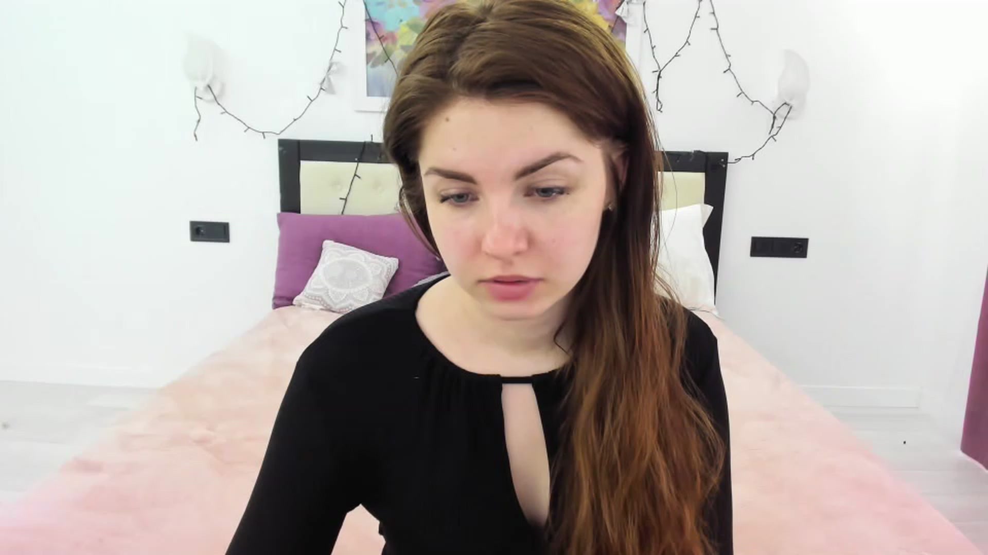 Gallery image thumbnail from Miriam_Mills's myfreecams stream on, 04/10/2023, 11:18 image 2 of 20