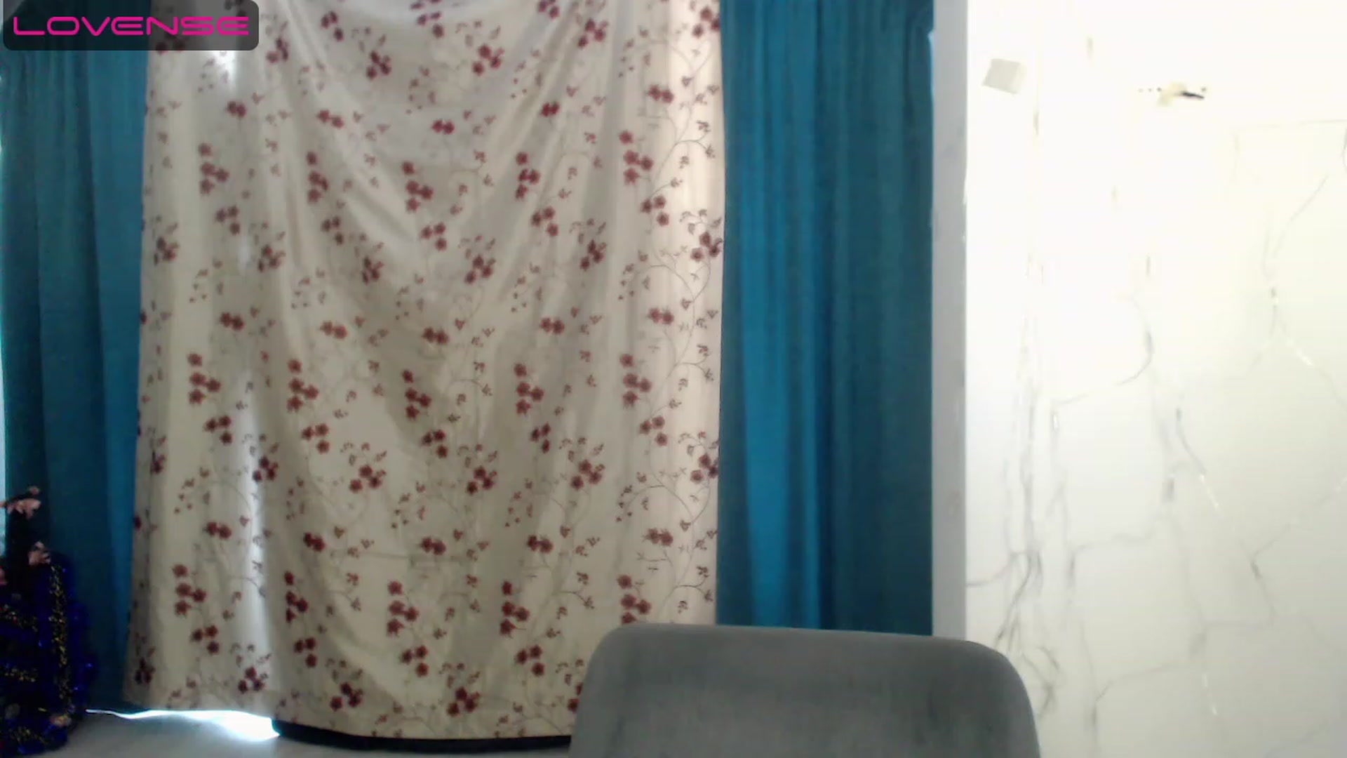 Gallery image thumbnail from Miriam_Mills's myfreecams stream on, 04/12/2023, 10:35 image 4 of 20