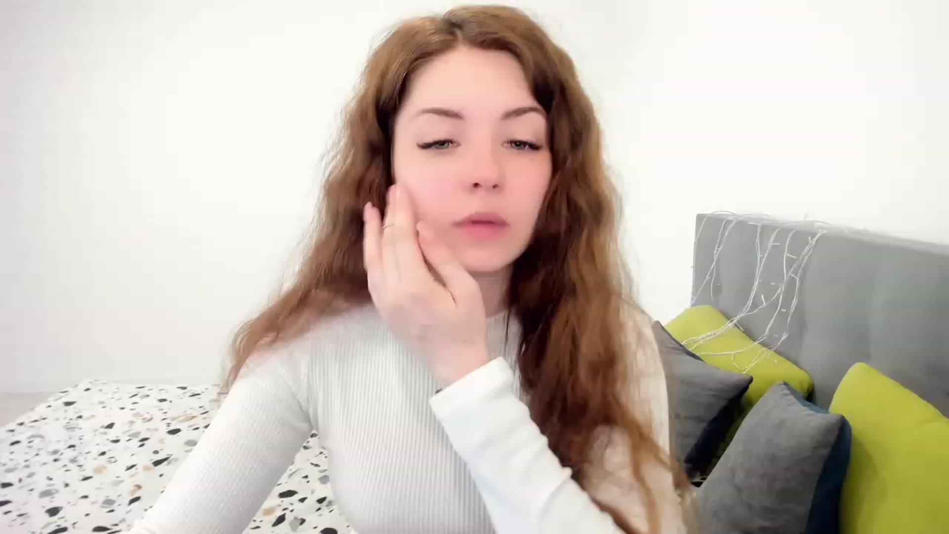 Gallery image thumbnail from Miriam_Mills's myfreecams stream on, 04/17/2023, 09:27 image 10 of 20