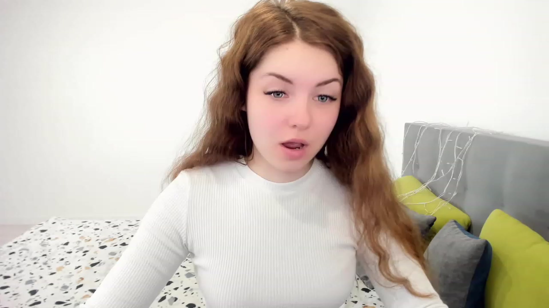 Gallery image thumbnail from Miriam_Mills's myfreecams stream on, 04/17/2023, 09:27 image 1 of 20