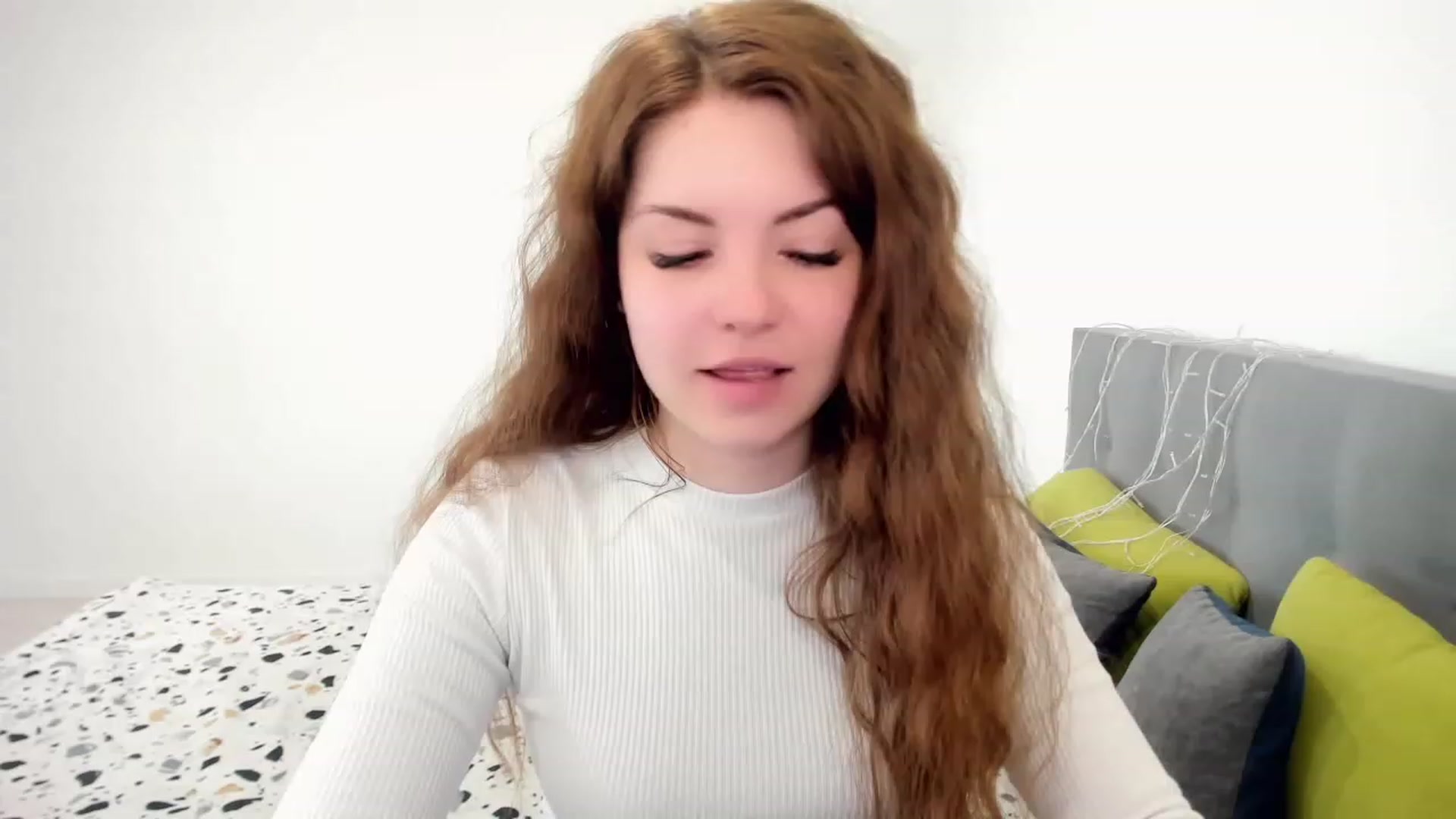 Gallery image thumbnail from Miriam_Mills's myfreecams stream on, 04/17/2023, 09:27 image 2 of 20