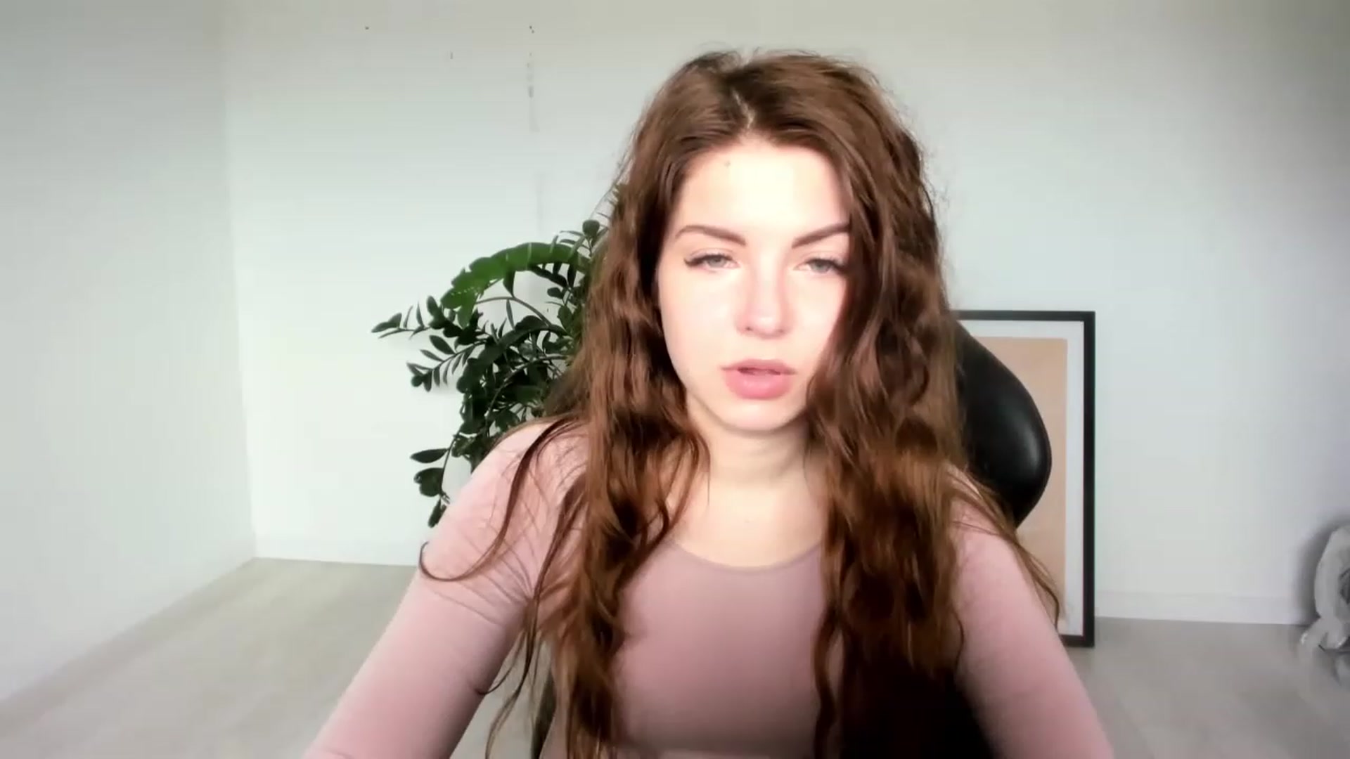 Gallery image thumbnail from Miriam_Mills's myfreecams stream on, 04/18/2023, 07:20 image 18 of 20