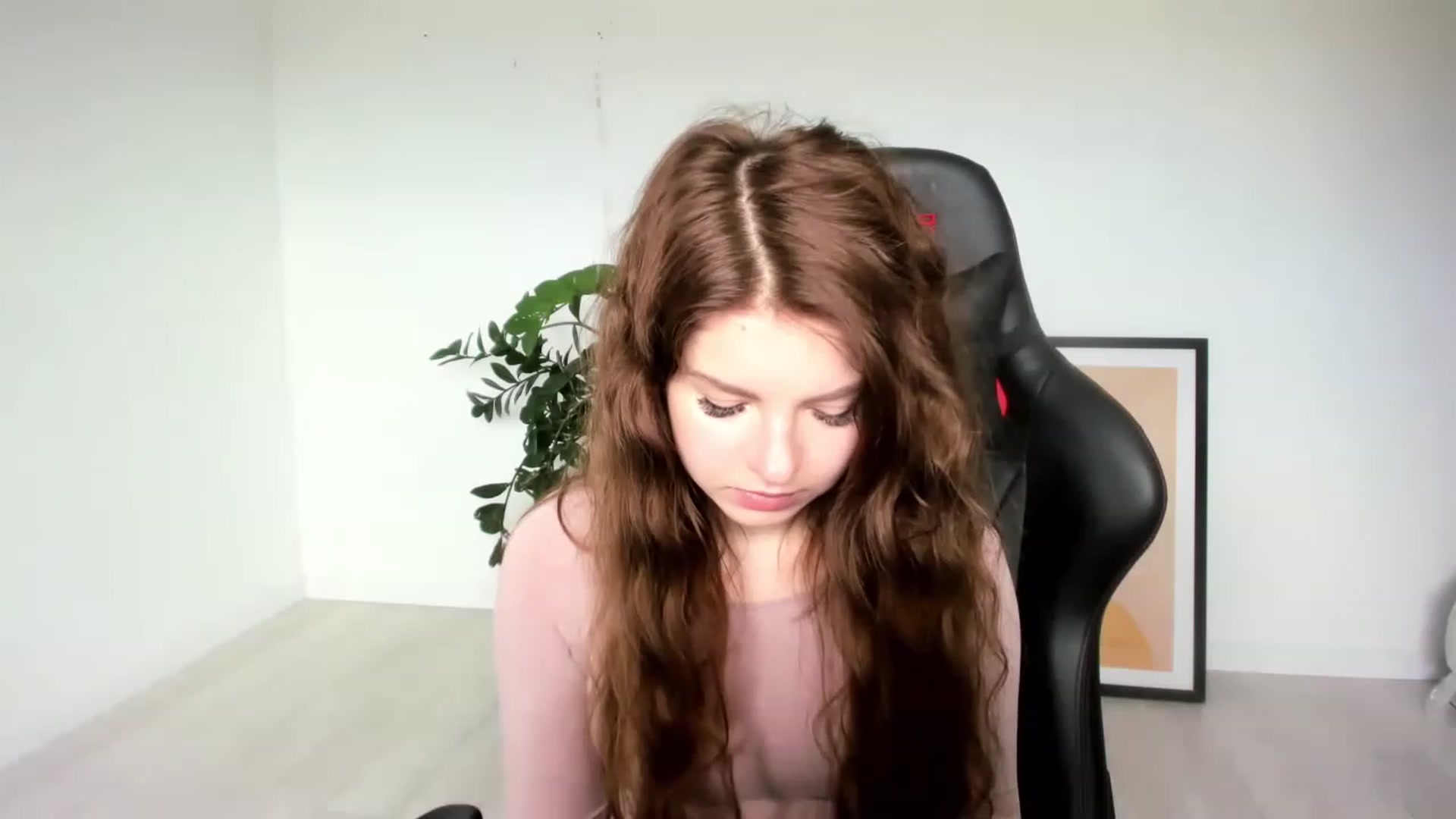 Gallery image thumbnail from Miriam_Mills's myfreecams stream on, 04/18/2023, 08:14 image 10 of 20