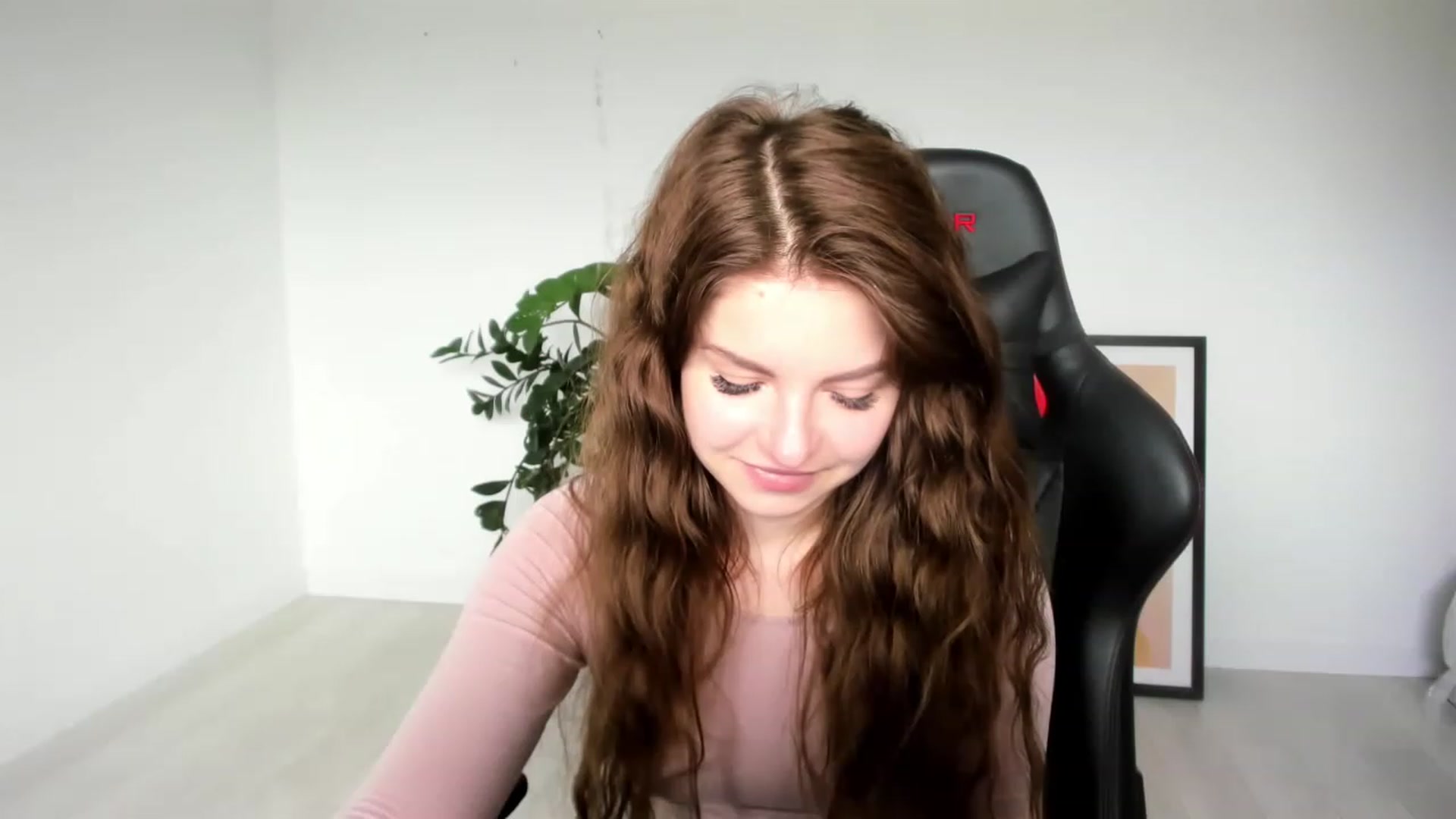 Gallery image thumbnail from Miriam_Mills's myfreecams stream on, 04/18/2023, 08:14 image 19 of 20