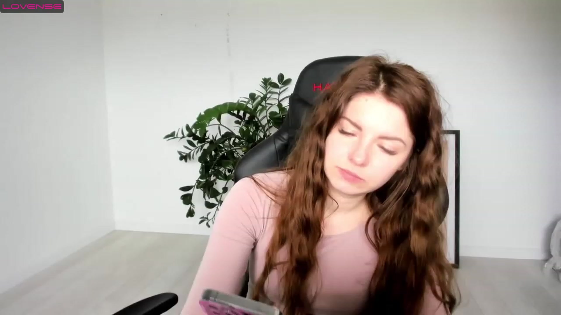 Gallery image thumbnail from Miriam_Mills's myfreecams stream on, 04/18/2023, 09:35 image 12 of 20