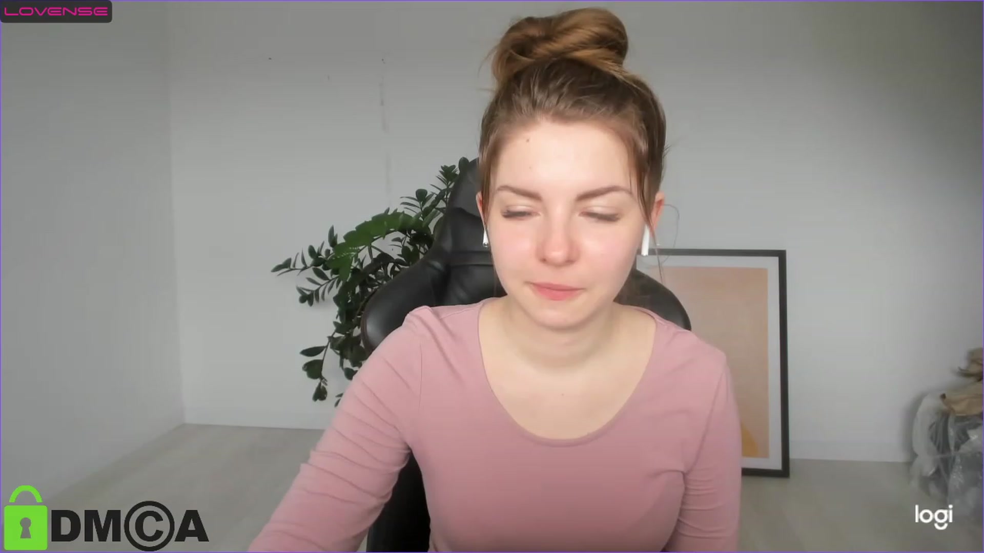 Gallery image thumbnail from Miriam_Mills's myfreecams stream on, 04/27/2023, 09:03 image 17 of 20