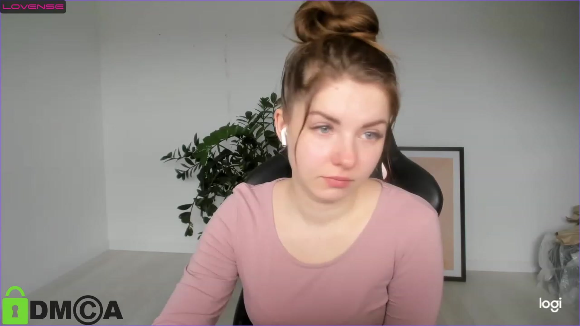 Gallery image thumbnail from Miriam_Mills's myfreecams stream on, 04/27/2023, 09:03 image 11 of 20