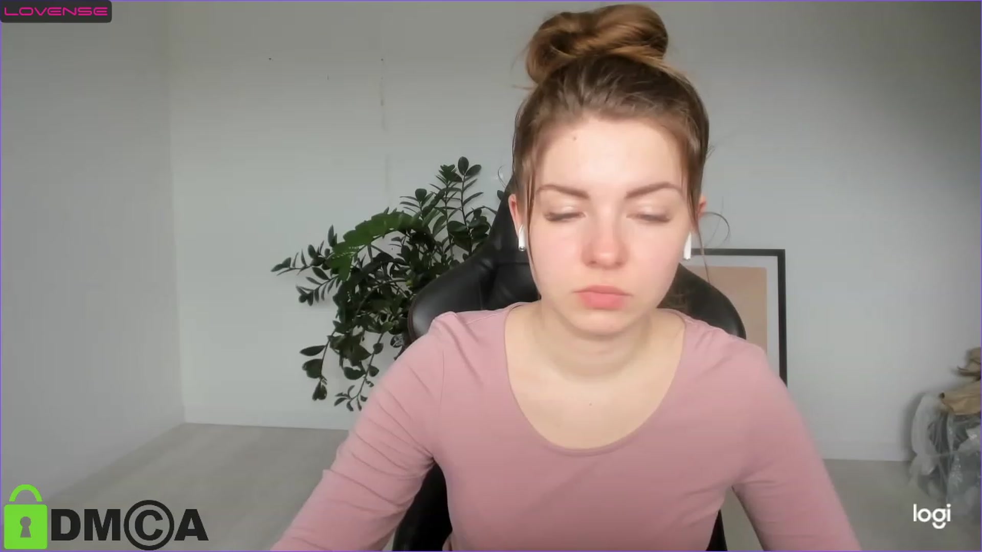 Gallery image thumbnail from Miriam_Mills's myfreecams stream on, 04/27/2023, 09:03 image 15 of 20