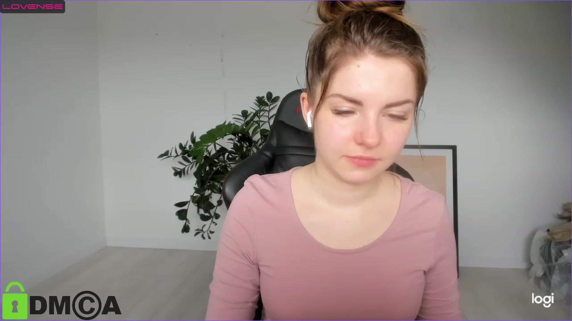 Gallery image thumbnail from Miriam_Mills's myfreecams stream on, 04/27/2023, 09:03 image 20 of 20