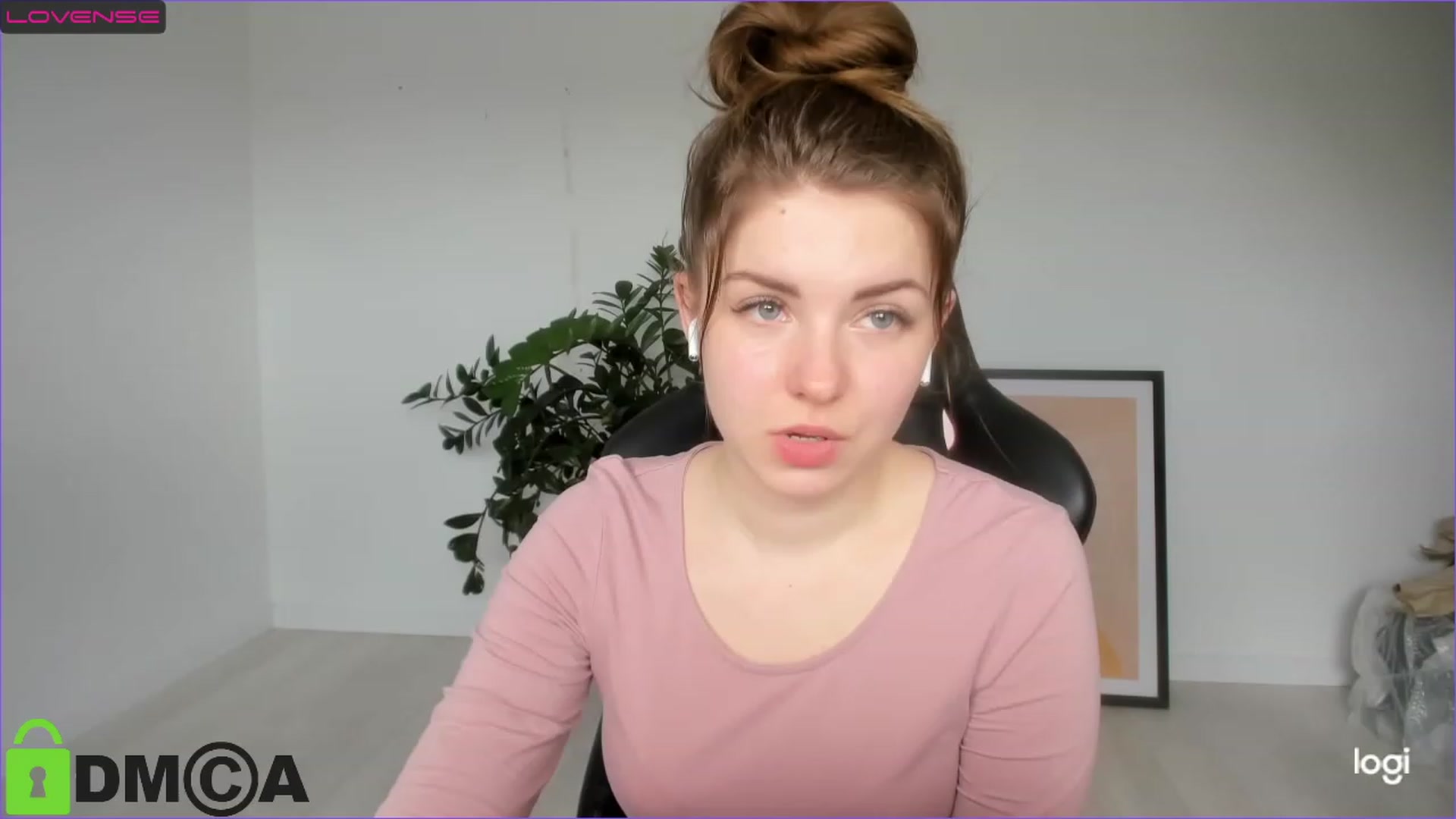 Gallery image thumbnail from Miriam_Mills's myfreecams stream on, 04/27/2023, 09:03 image 6 of 20
