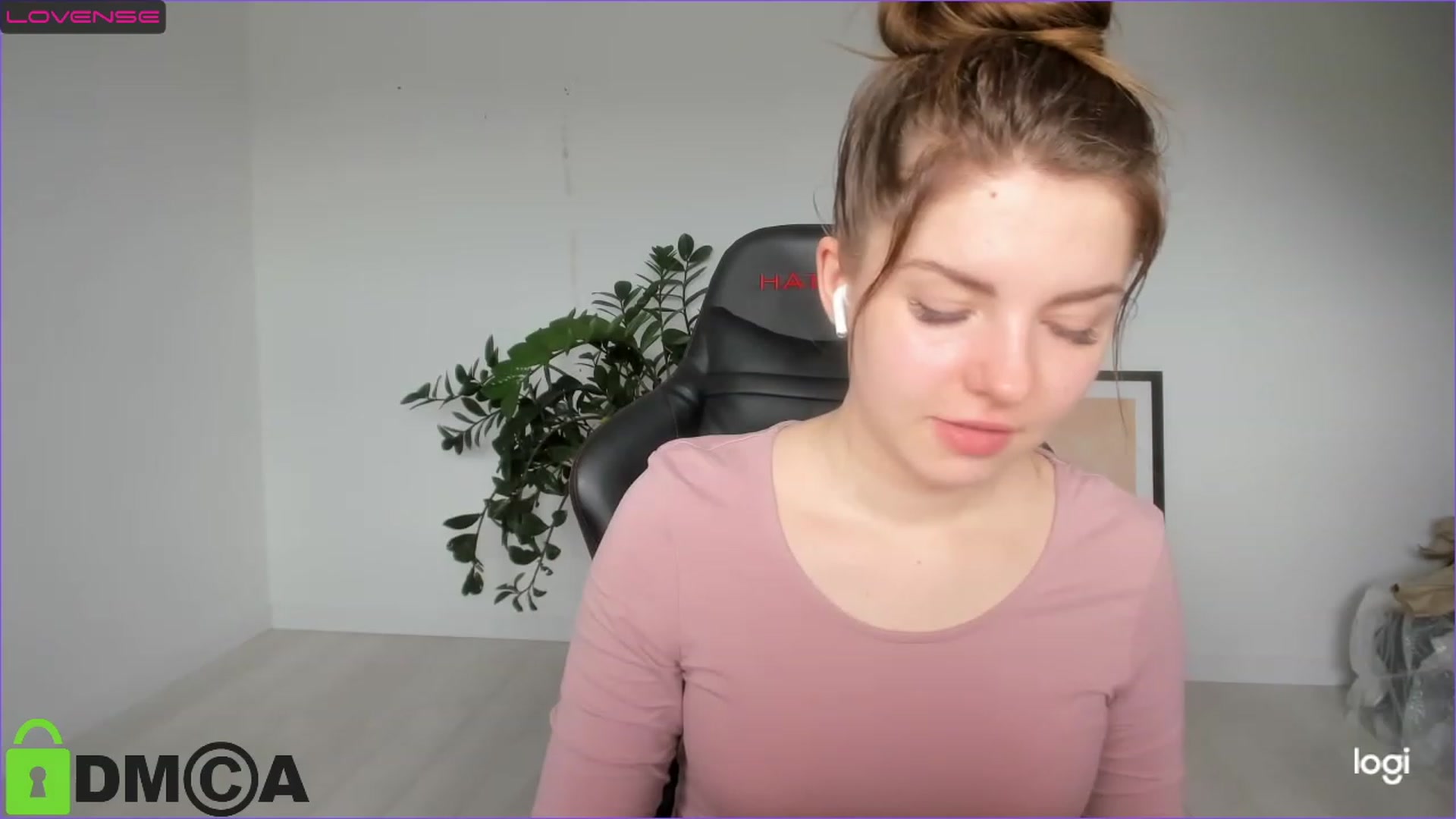 Gallery image thumbnail from Miriam_Mills's myfreecams stream on, 04/27/2023, 09:03 image 19 of 20