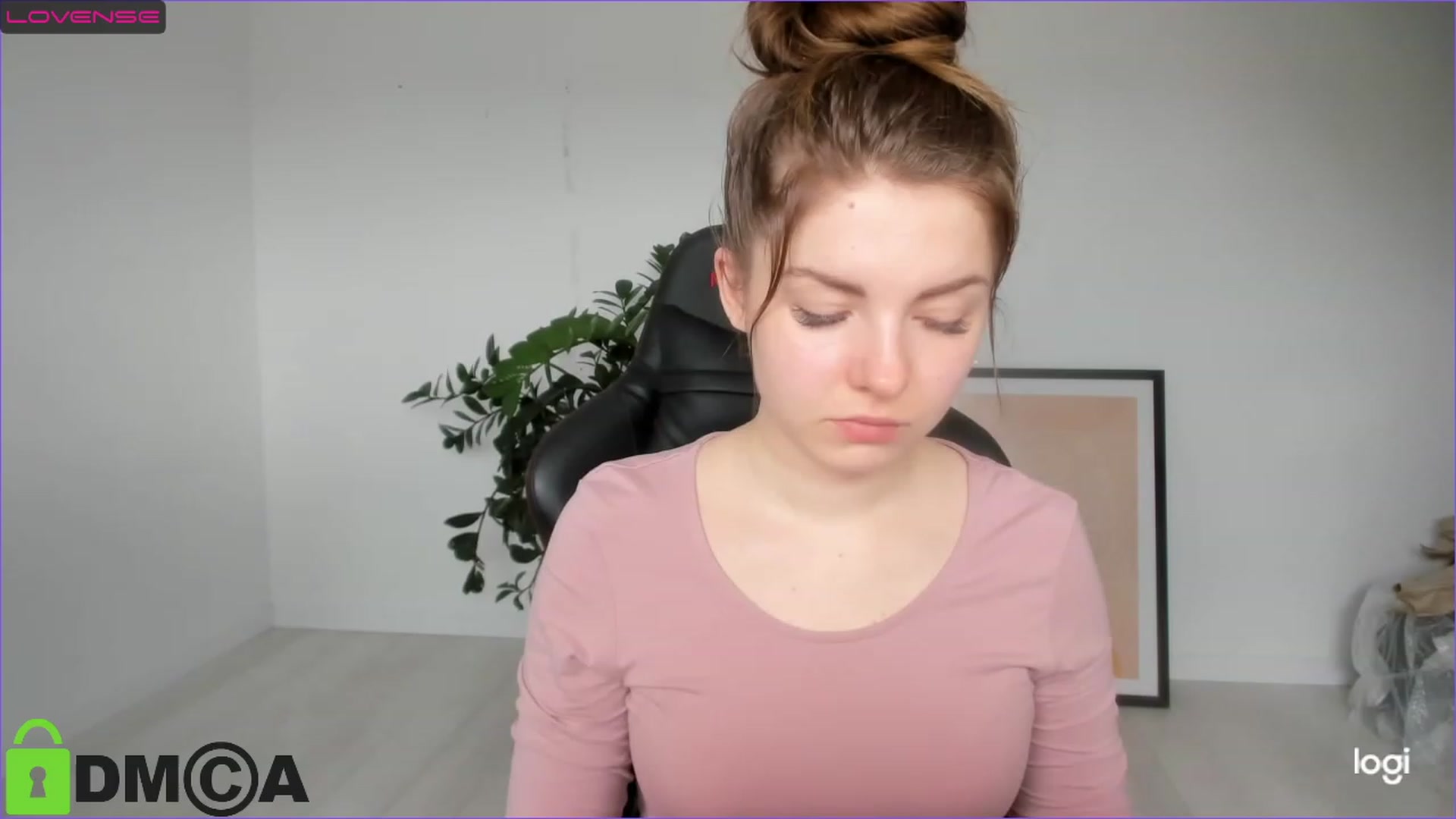 Gallery image thumbnail from Miriam_Mills's myfreecams stream on, 04/27/2023, 09:03 image 3 of 20