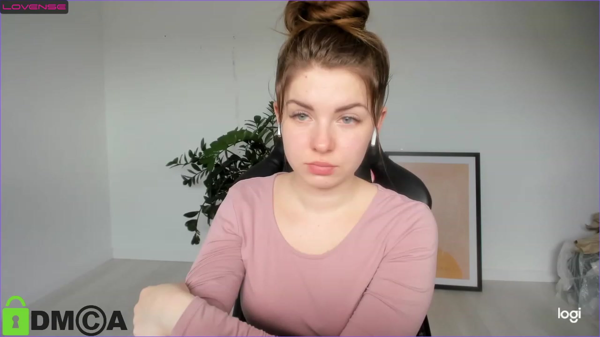 Gallery image thumbnail from Miriam_Mills's myfreecams stream on, 04/27/2023, 09:03 image 7 of 20