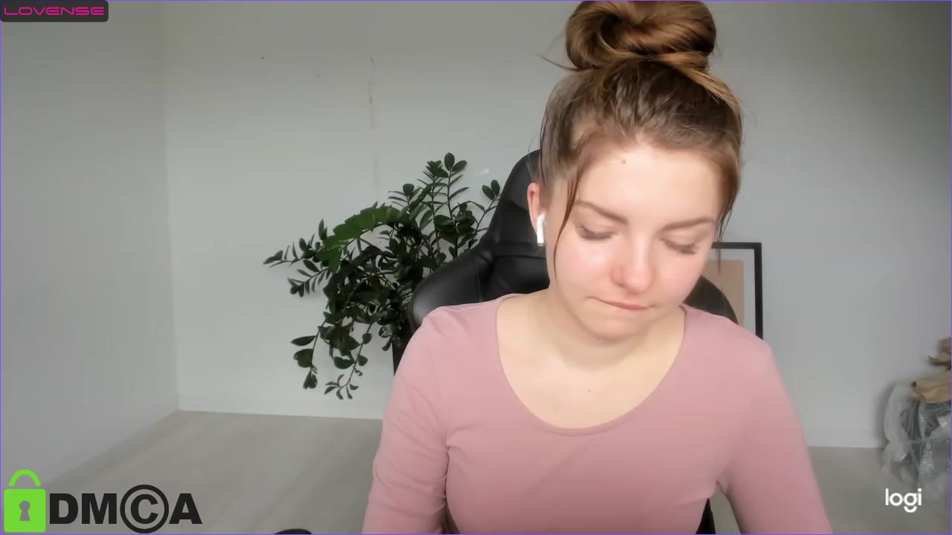 Gallery image thumbnail from Miriam_Mills's myfreecams stream on, 04/27/2023, 09:03 image 10 of 20