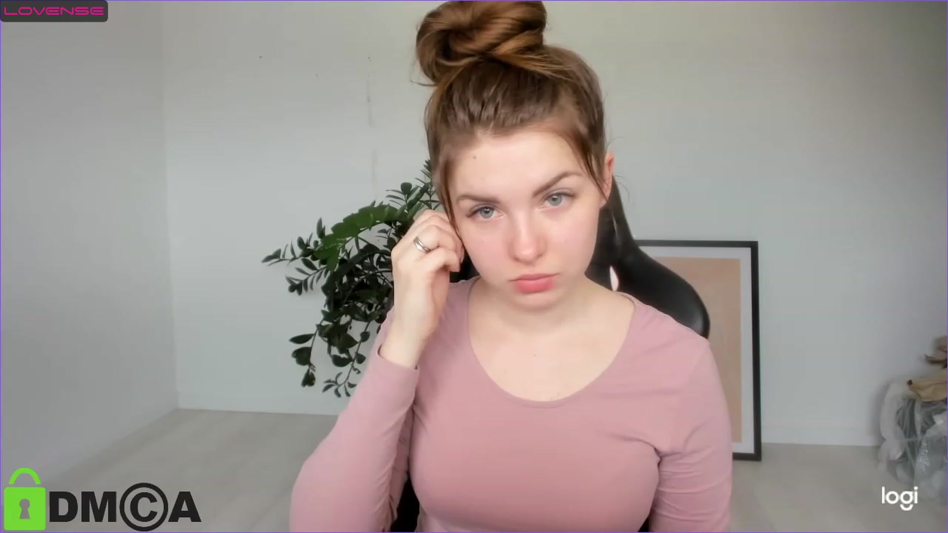 Gallery image thumbnail from Miriam_Mills's myfreecams stream on, 04/27/2023, 09:03 image 4 of 20